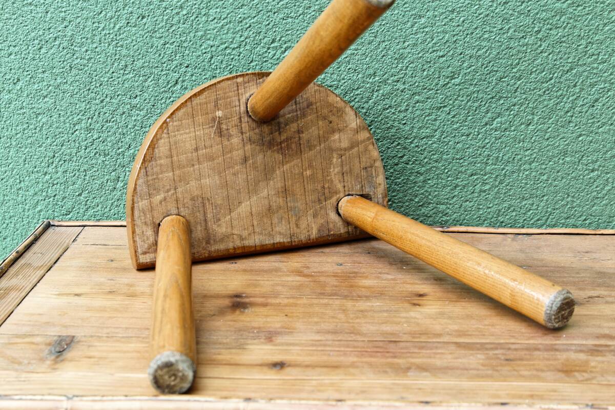 Tripod cowherd stool