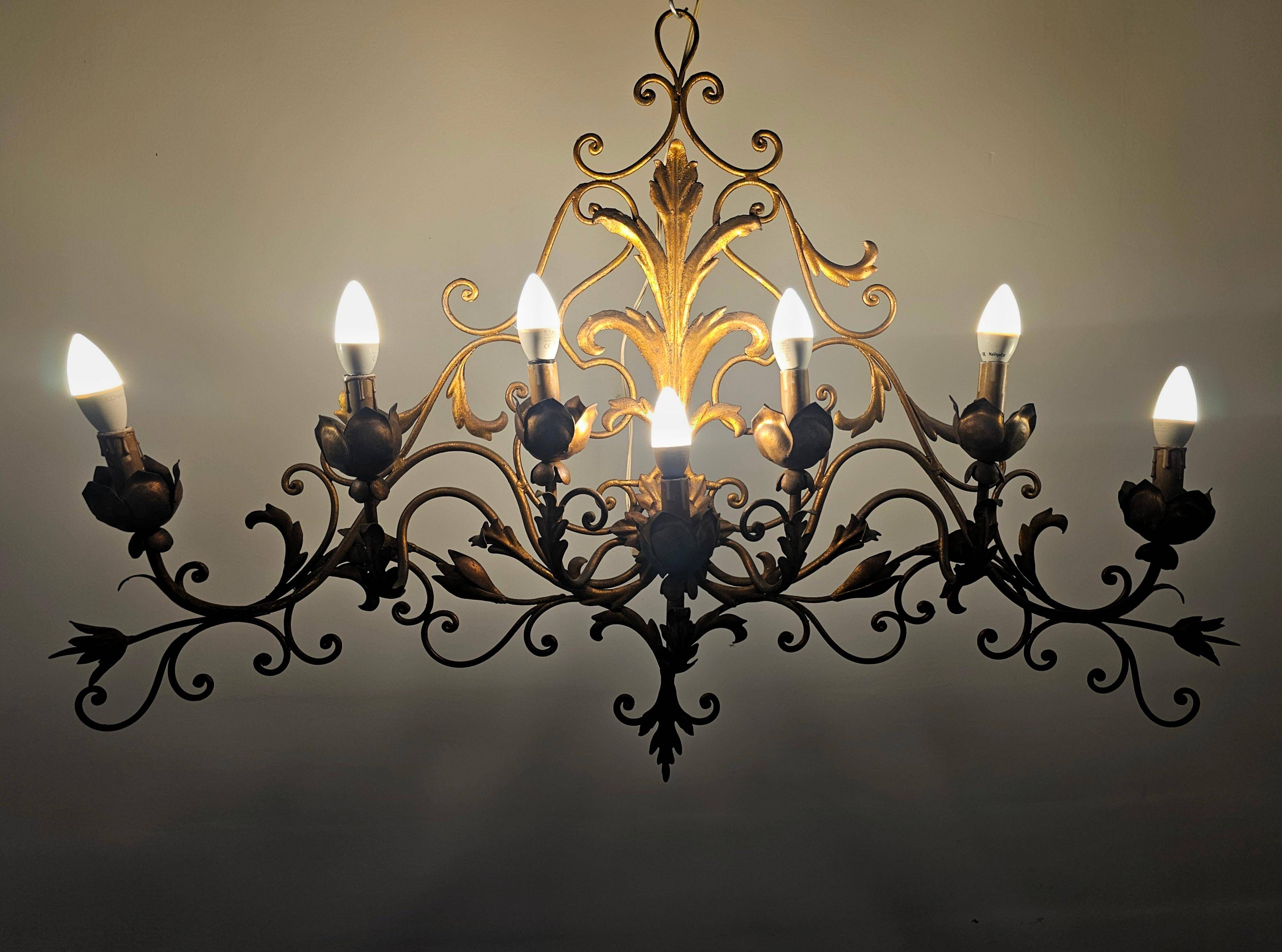 Extra-large wall light with 7 arms, gold metal, acanthus leaf pattern, Palladio.