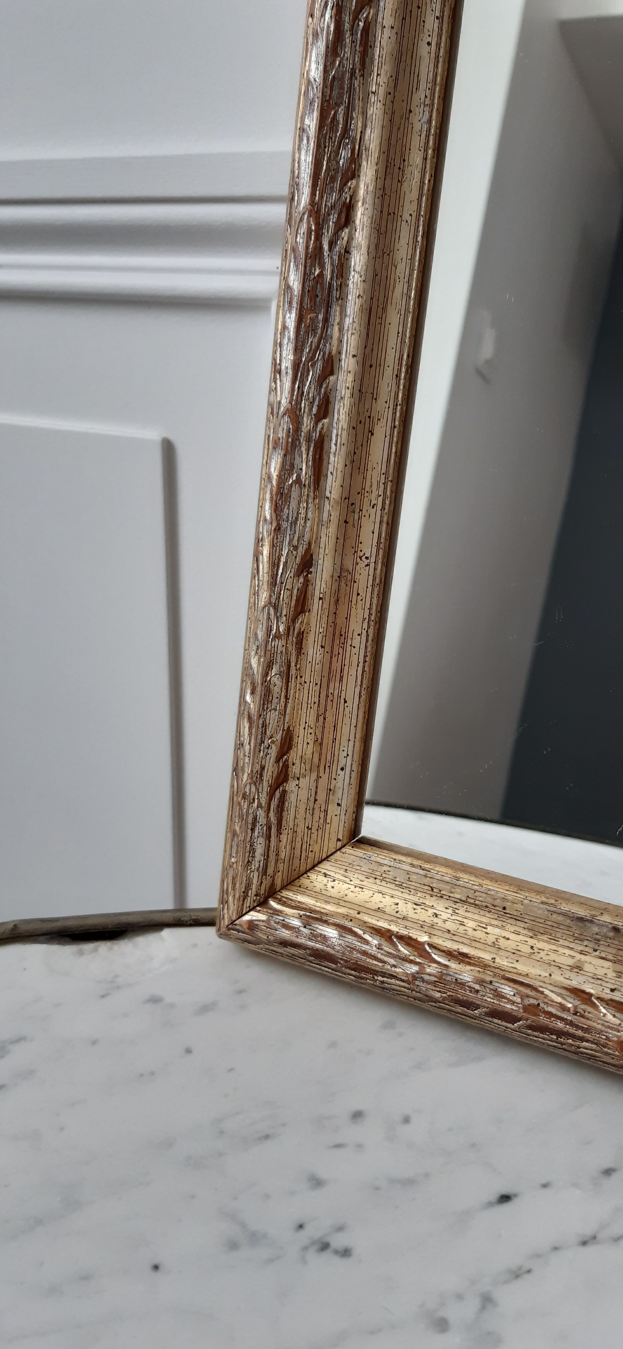 Gilded wooden mirror to hang or install