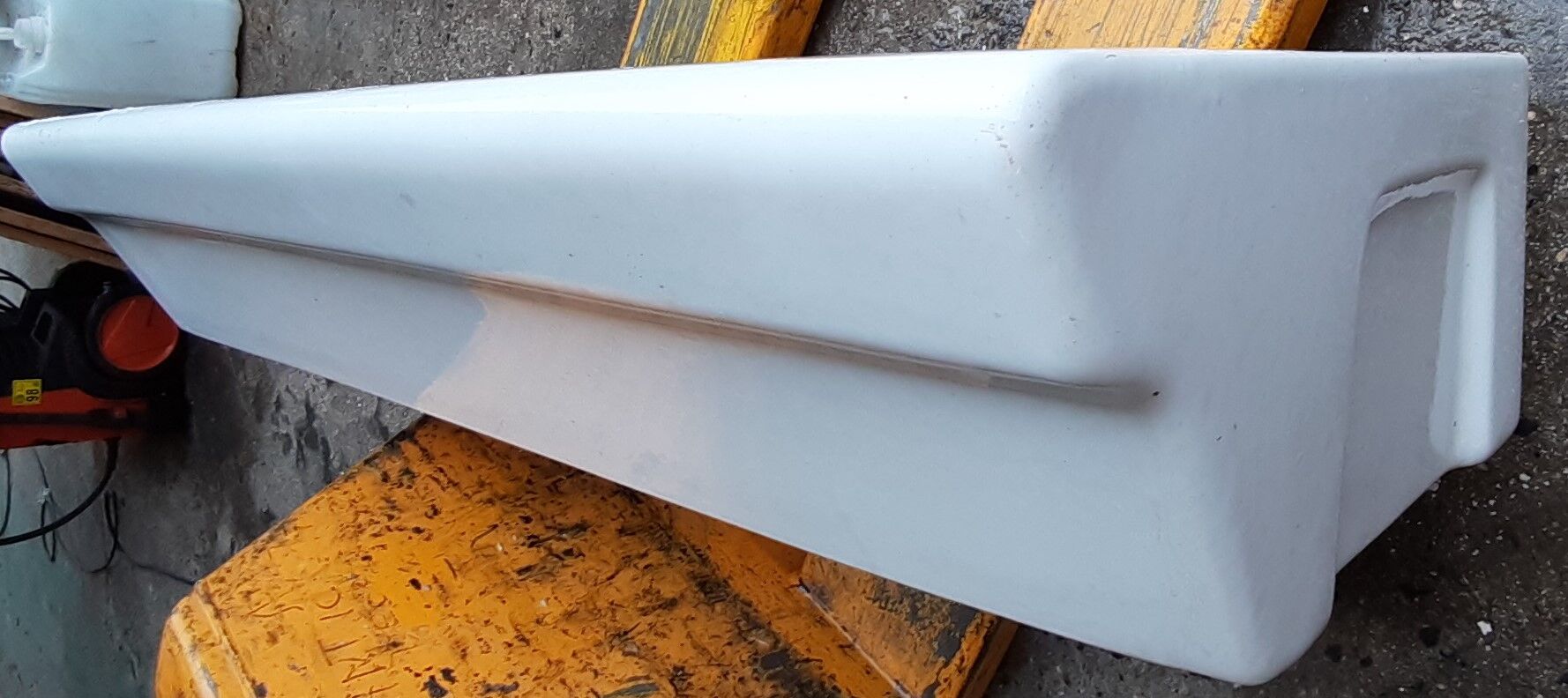 School sink, factory