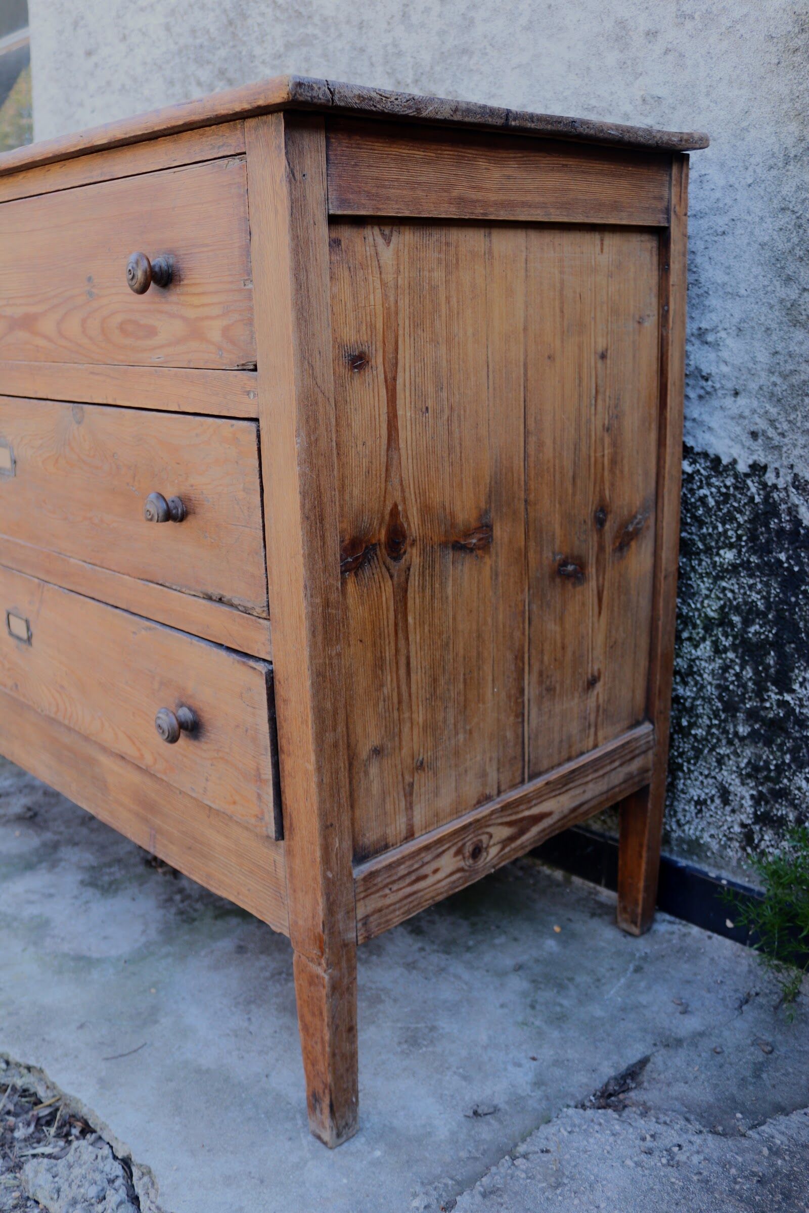 Chest of drawers in solid wood 19th