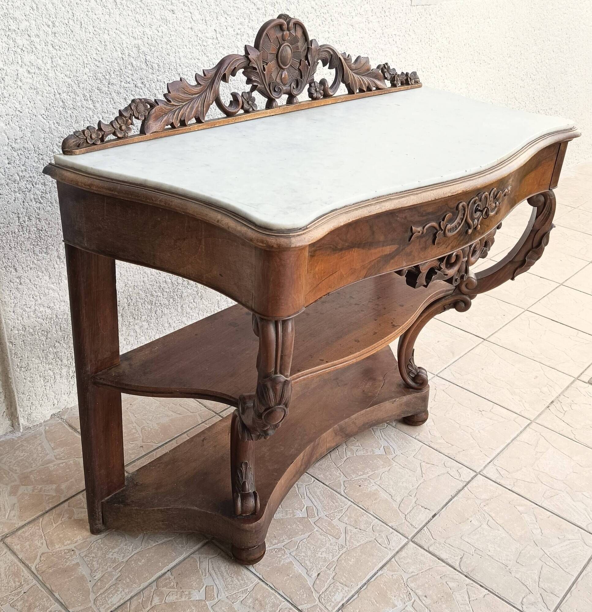 Console from the Napoleonic III era in walnut.
