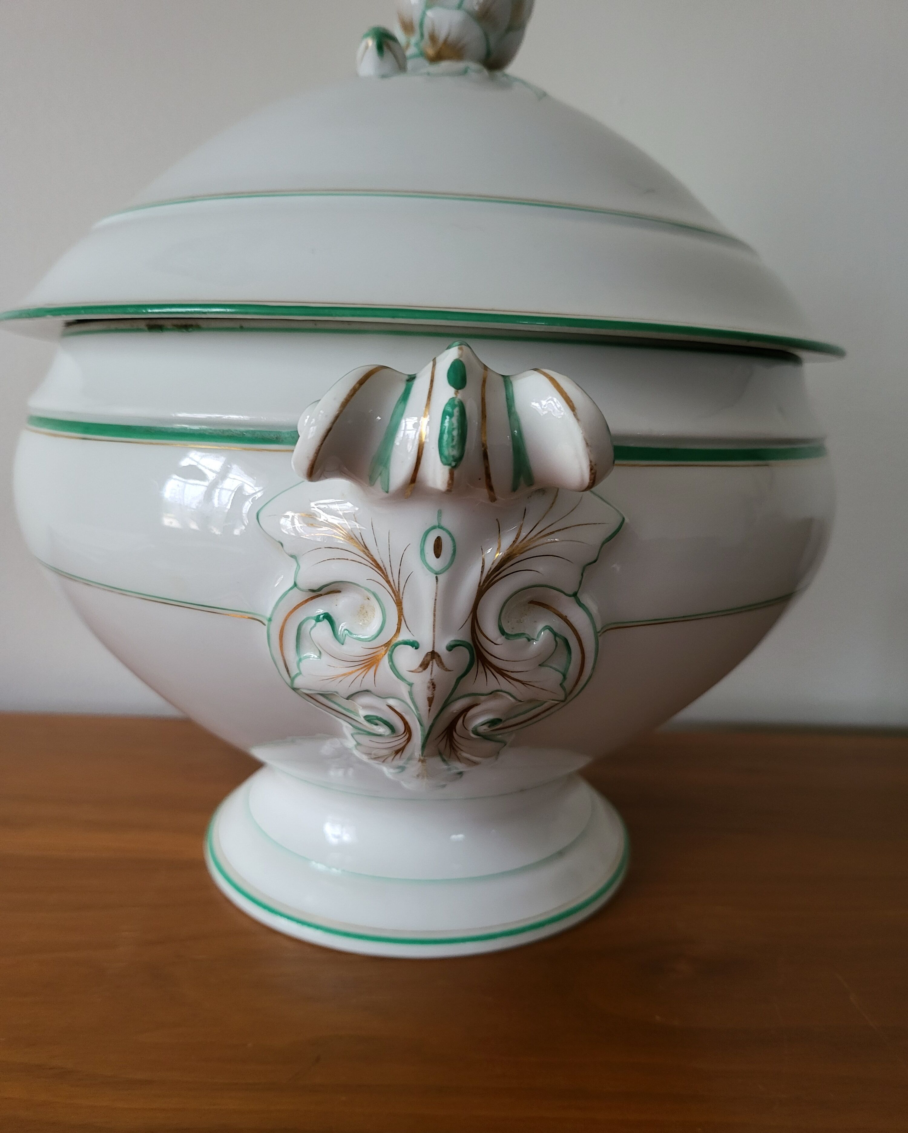 Antique Soup Tureen in Old Paris Porcelain
