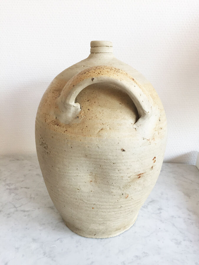 Sandstone water jug, 1970