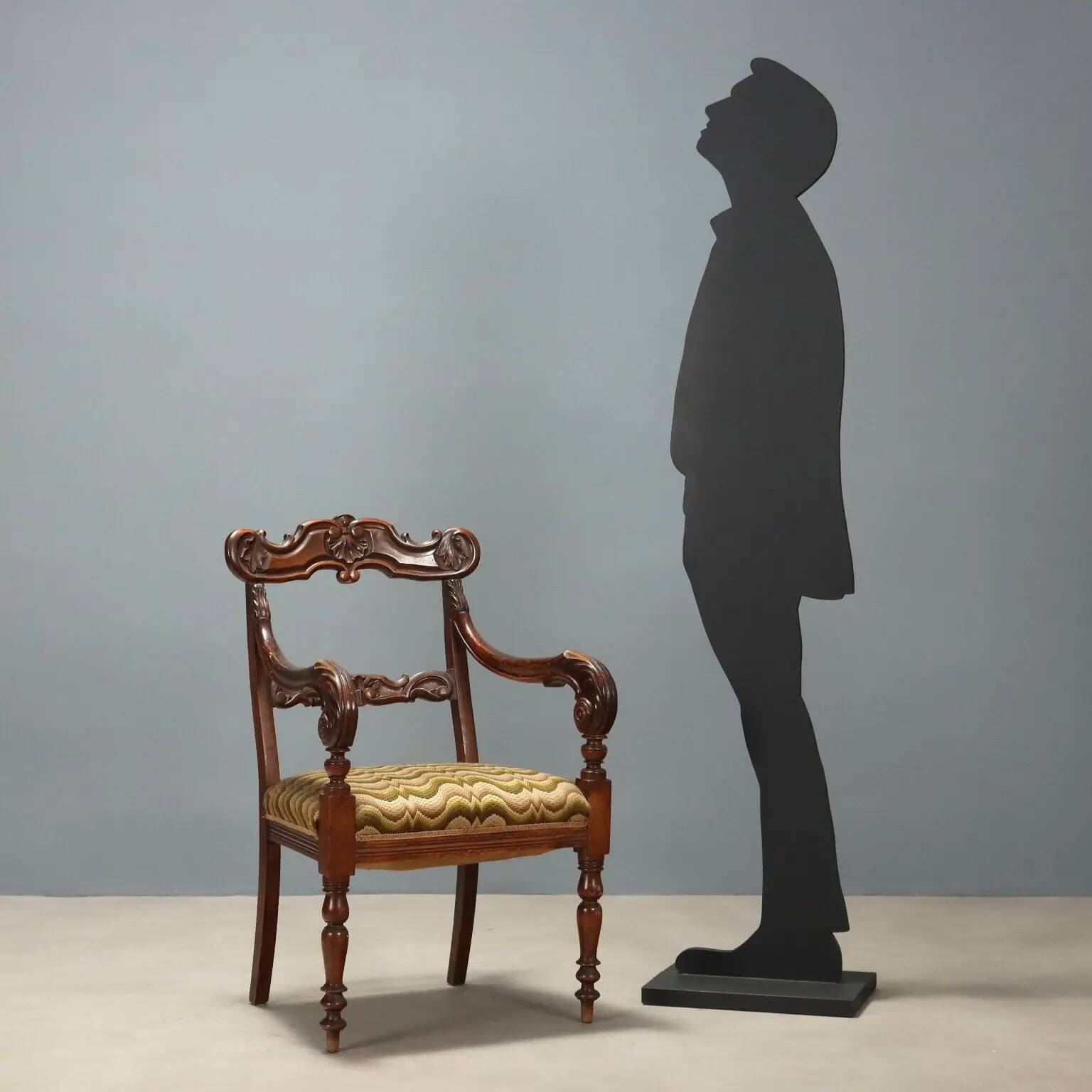 Antique Louis-Philippe armchair in walnut, Italy, 19th century.
