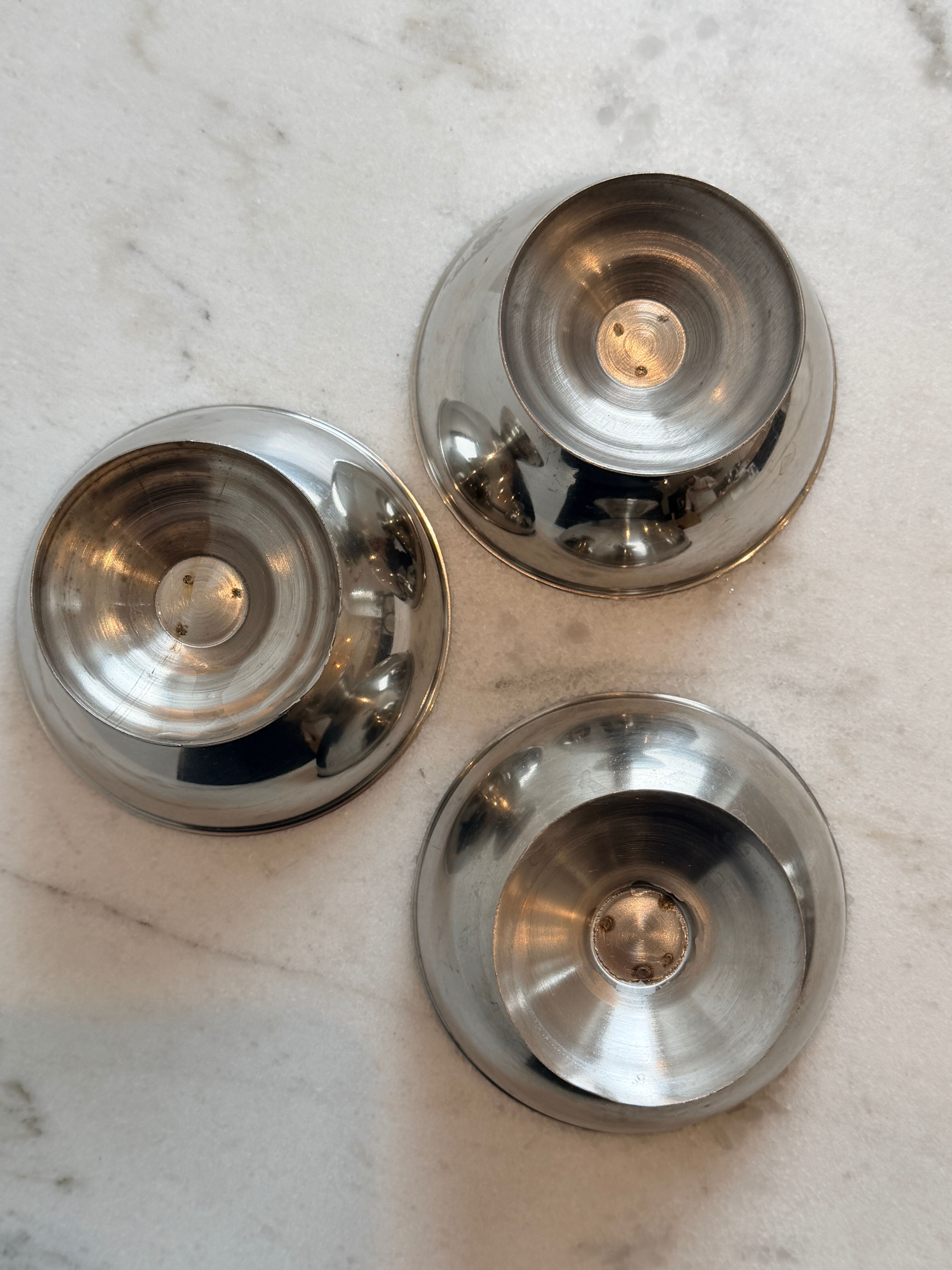 Set of 3 stainless steel bowls