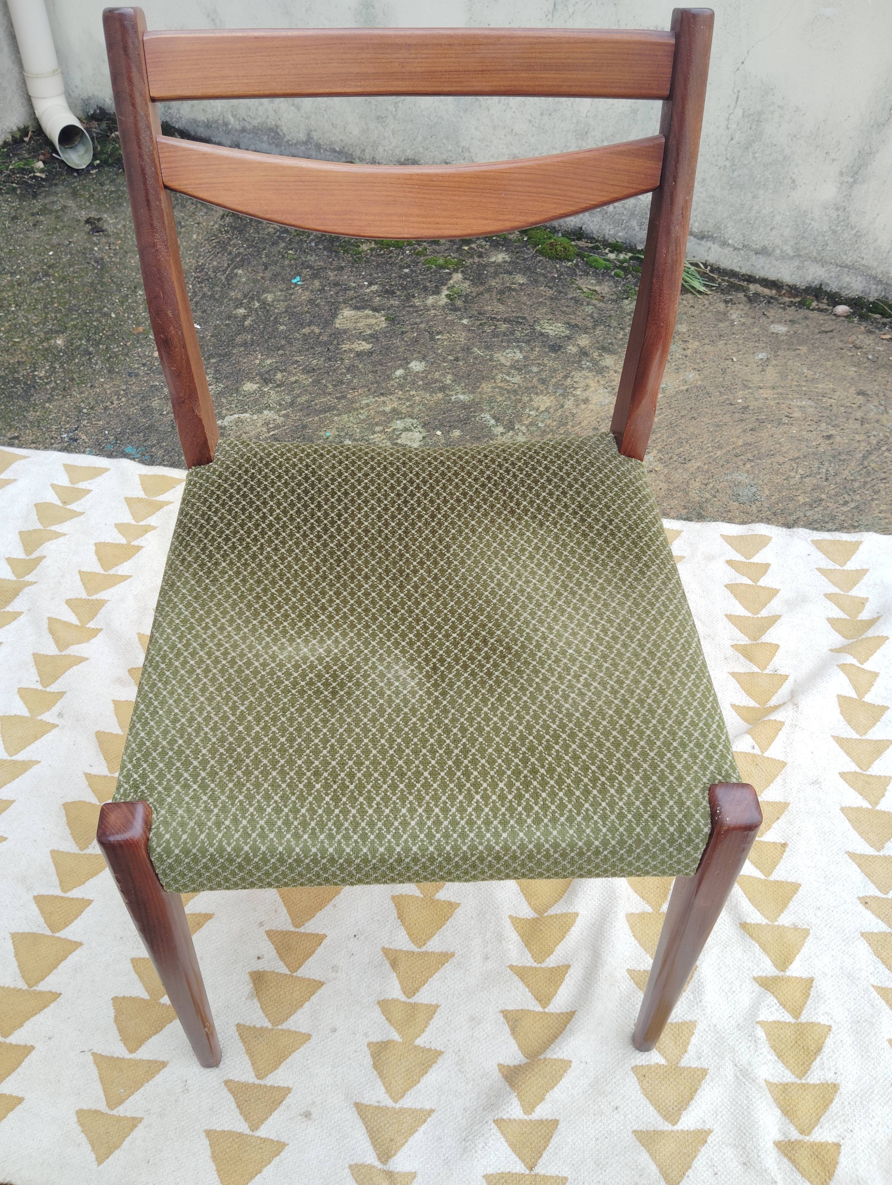 Scandinavian chair in teak and velvet