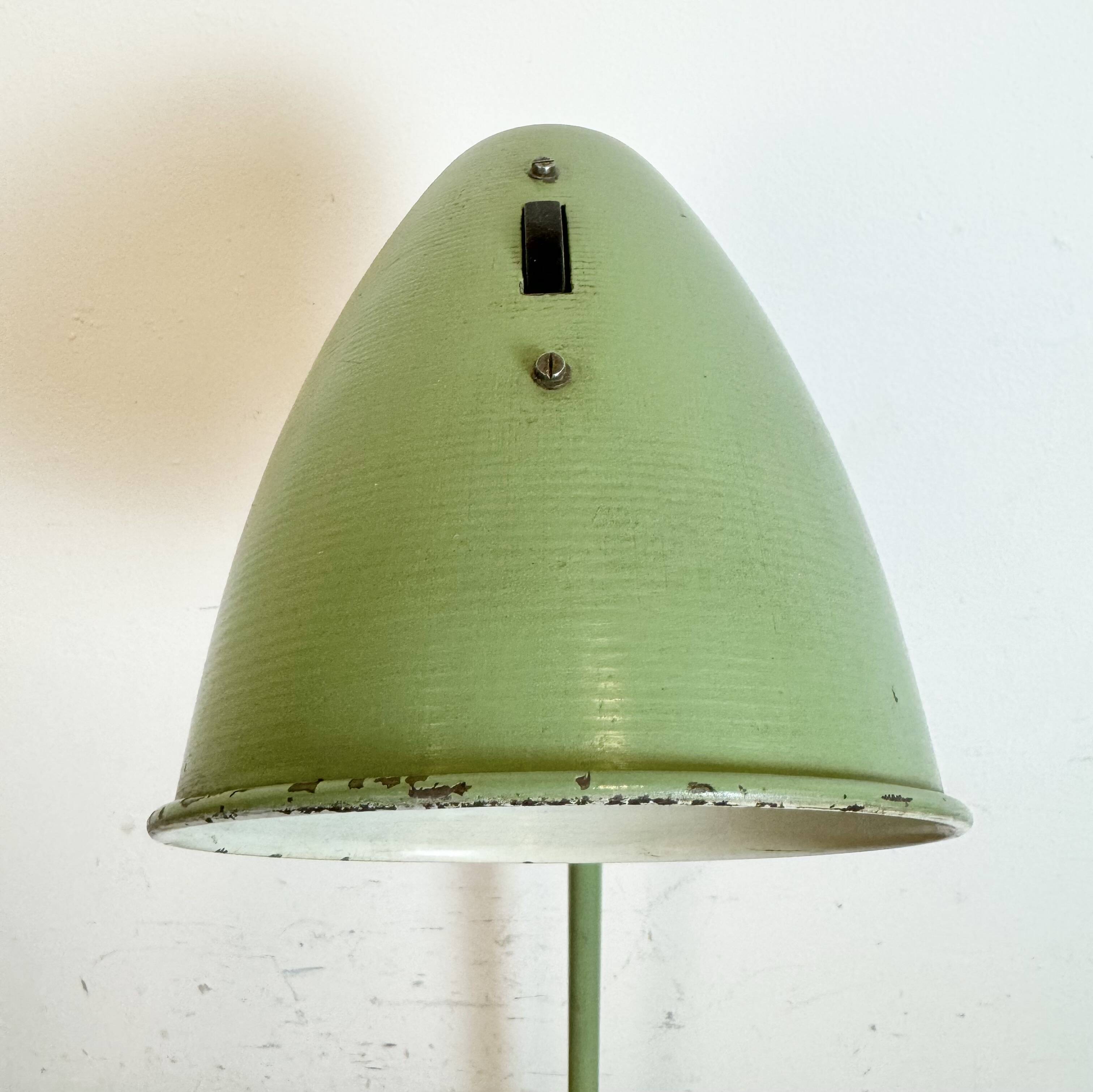 Lampe de table d'atelier industriel vert, 1960s