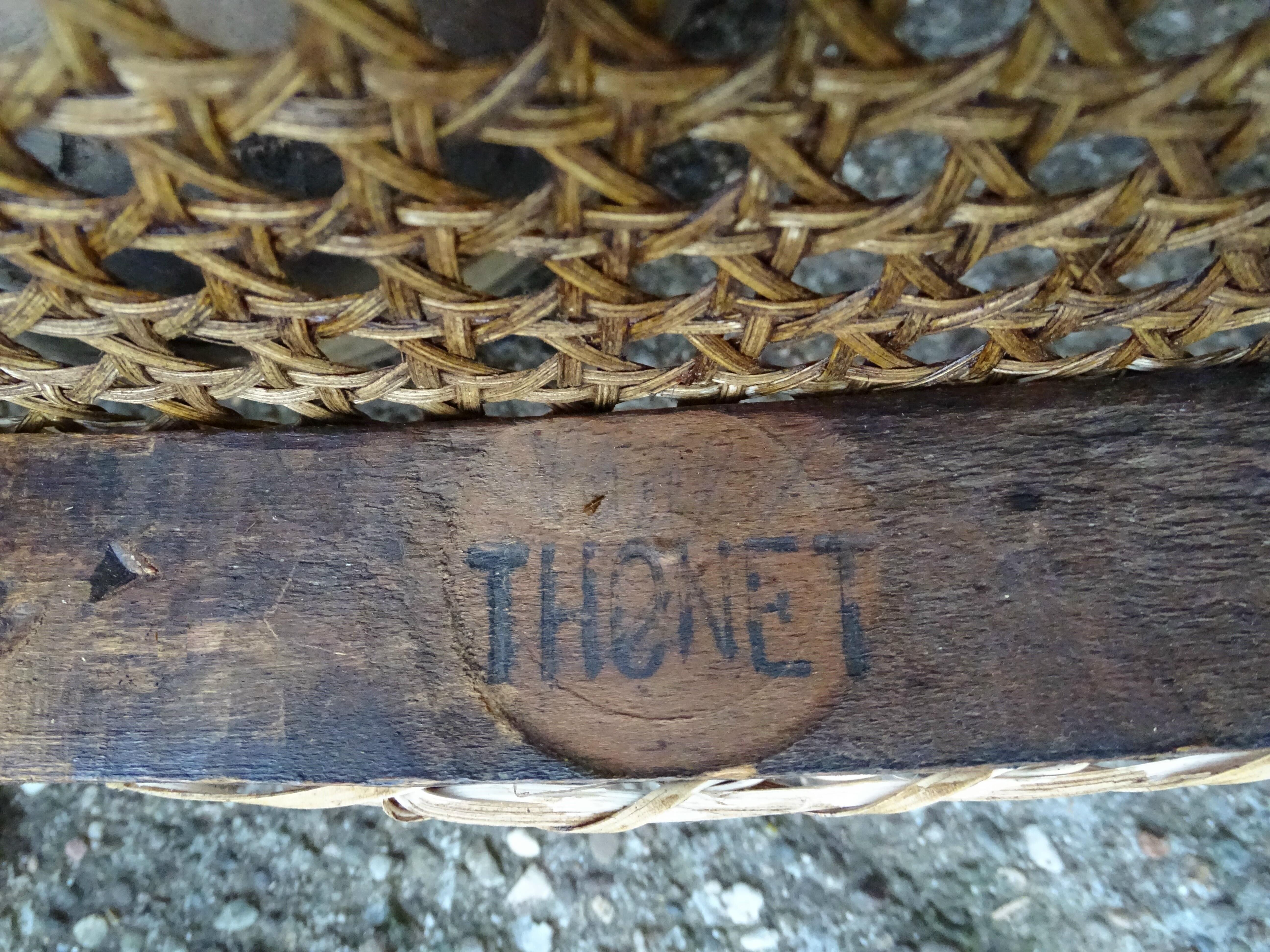 Chaise bistrot  Thonet N°118 pieds compas 1895, cannée