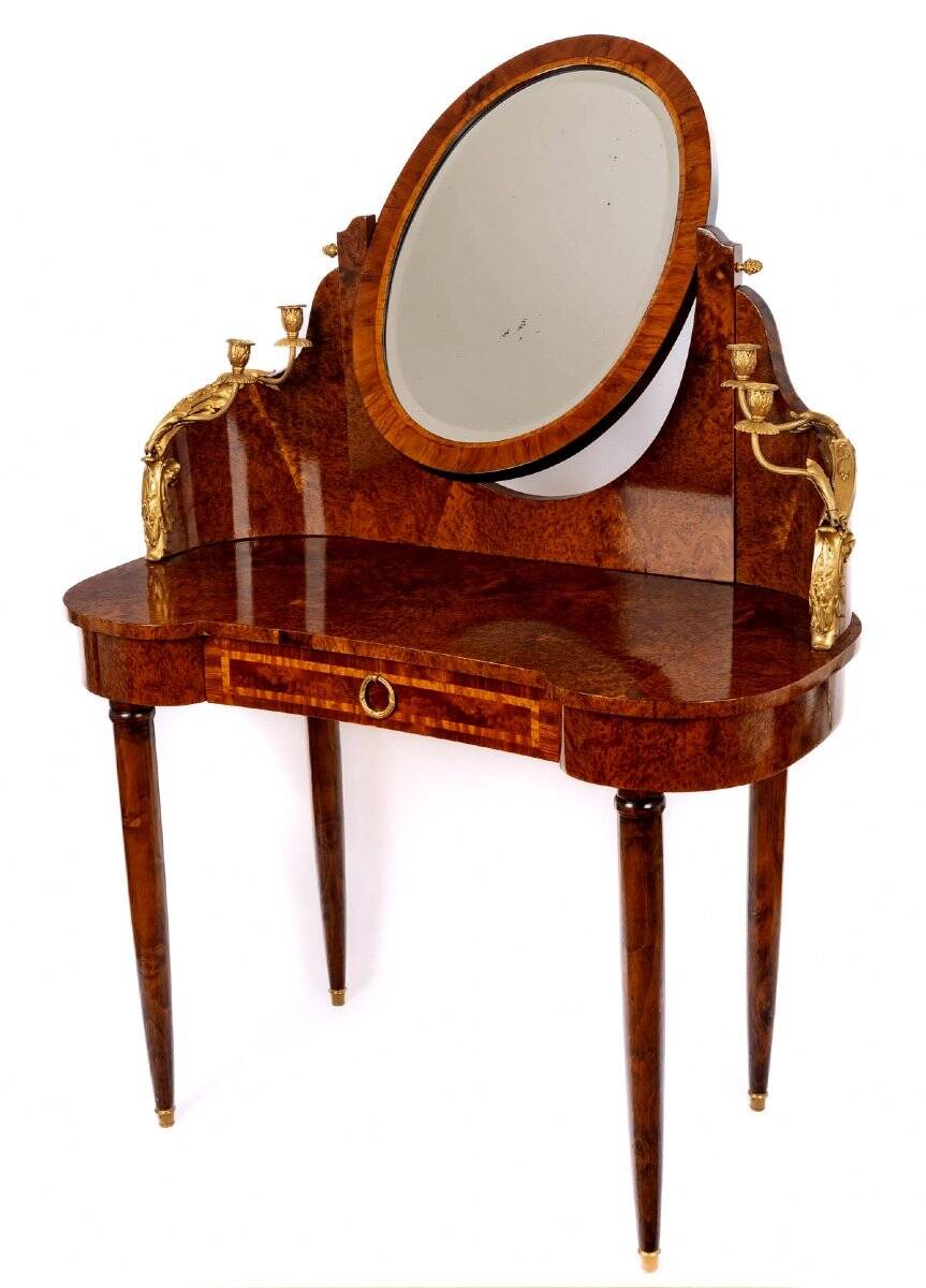 Coiffeuse forme haricot - loupe de thuya et bois de rose - époque: art déco