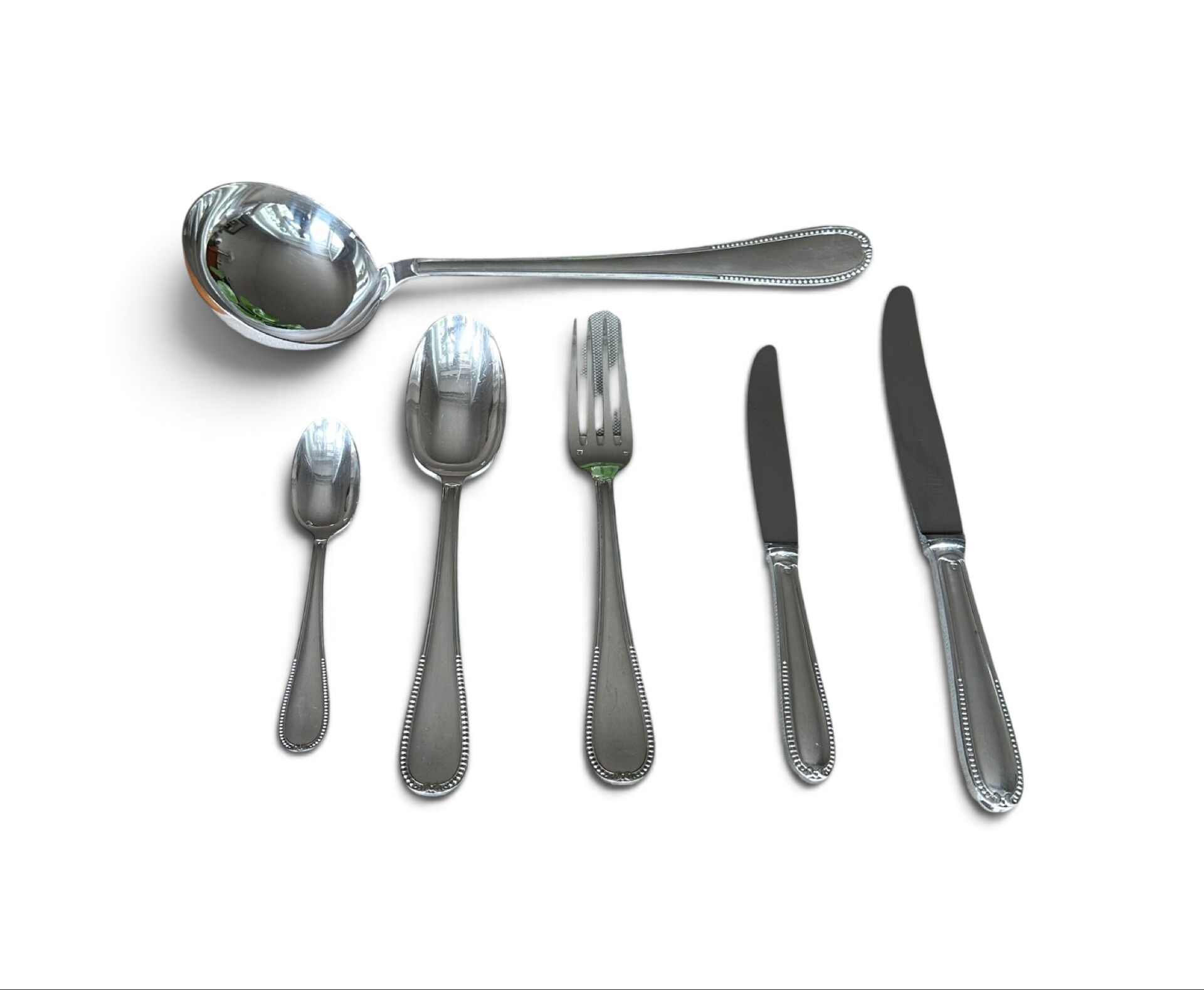 Complete silver-plated cutlery set of 61 pieces, Pearls model - in good condition.