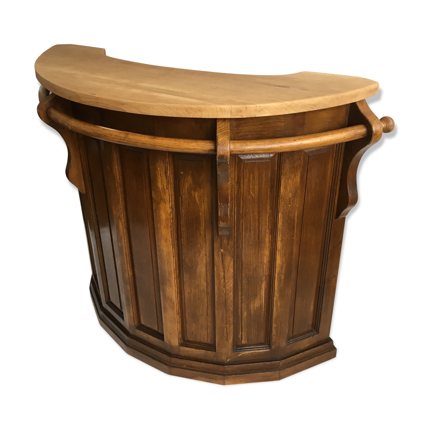 Bar-counter half-moon