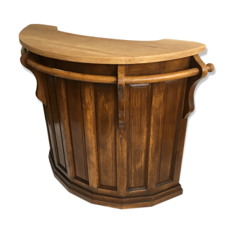 Bar-counter half-moon