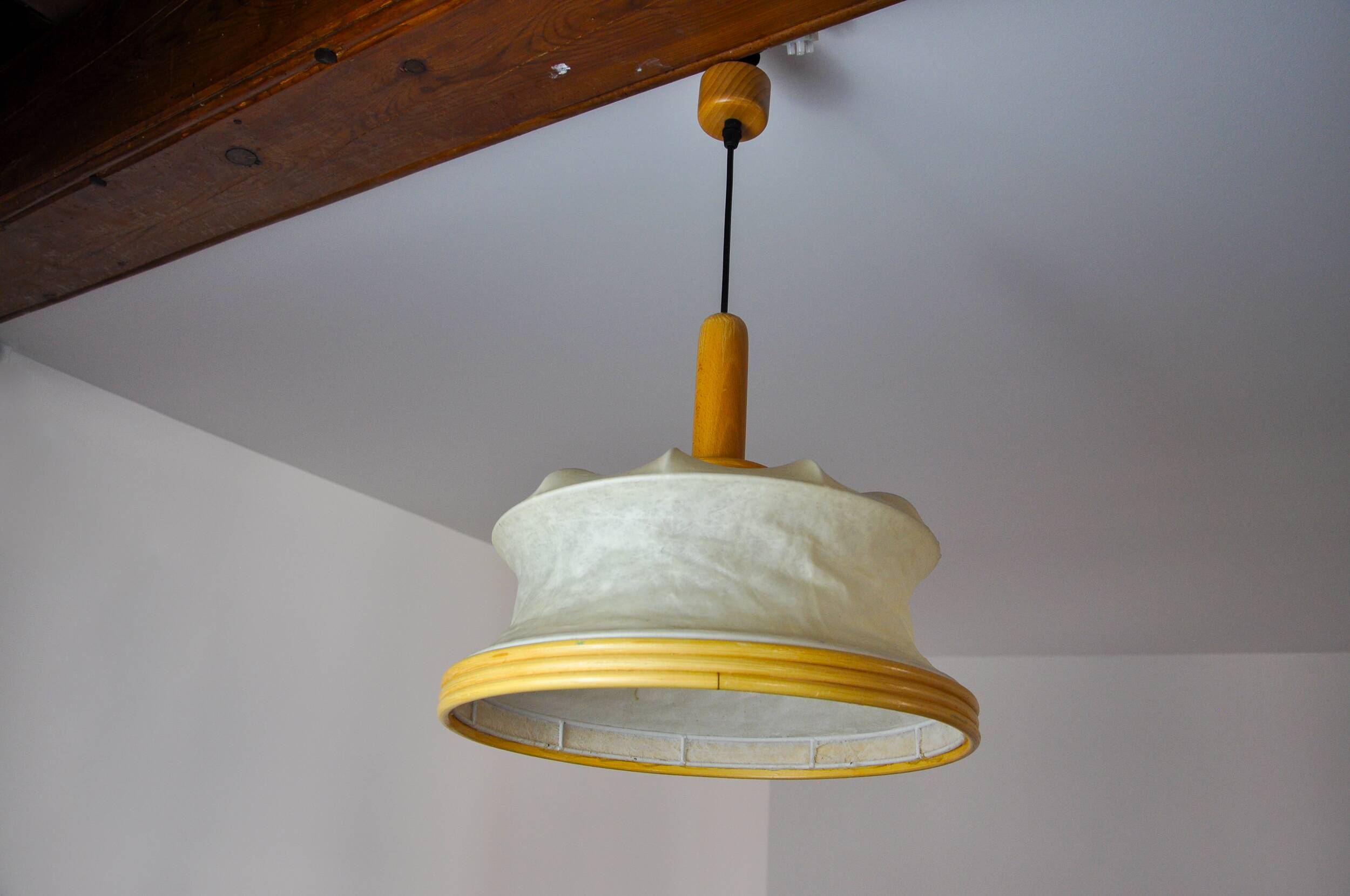"Cocoon" pendant light, resin and pine, Italy, 1970