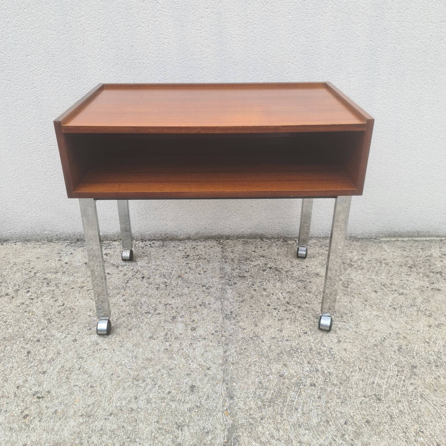Meuble Hi-fi, desserte, d'appoint sur roulettes, teck vintage 1960
