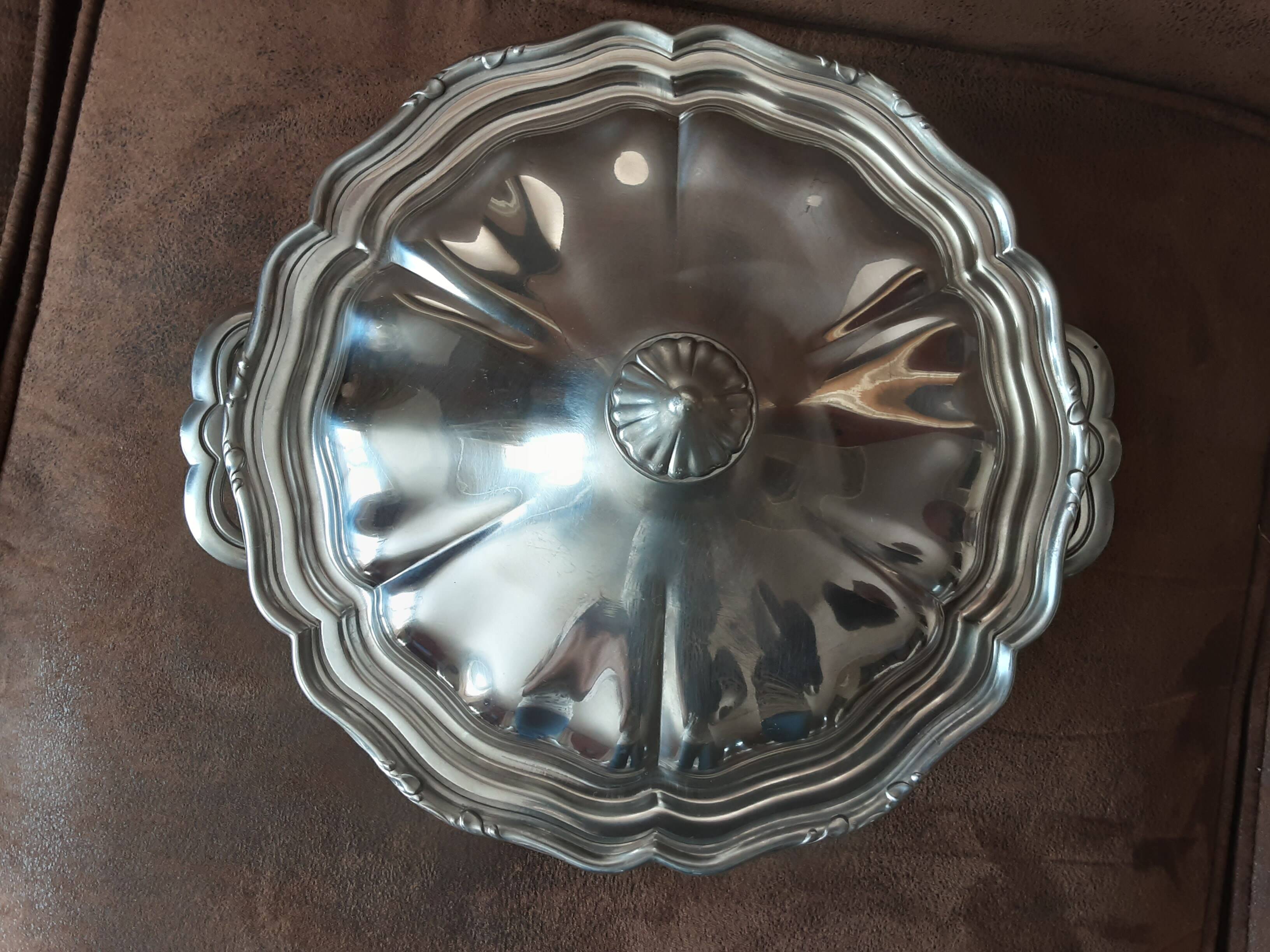 Stainless steel soup tureen
