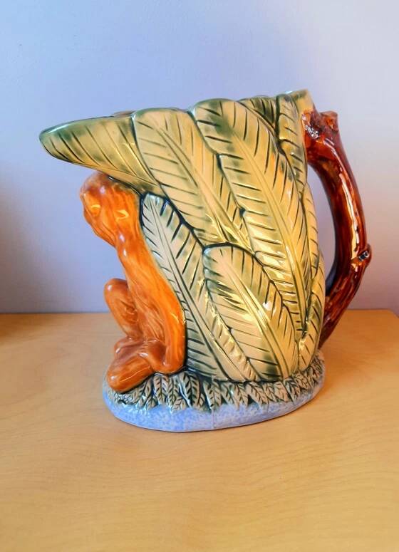 Zoomorphic pitcher in slipware, monkey.