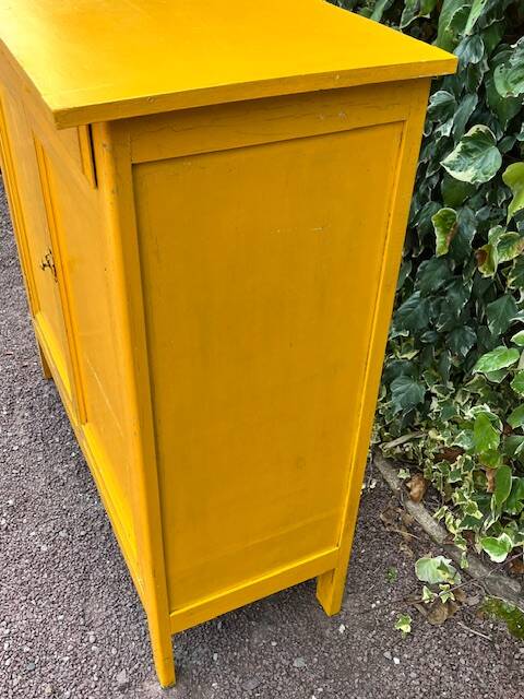 Yellow Parisian buffet