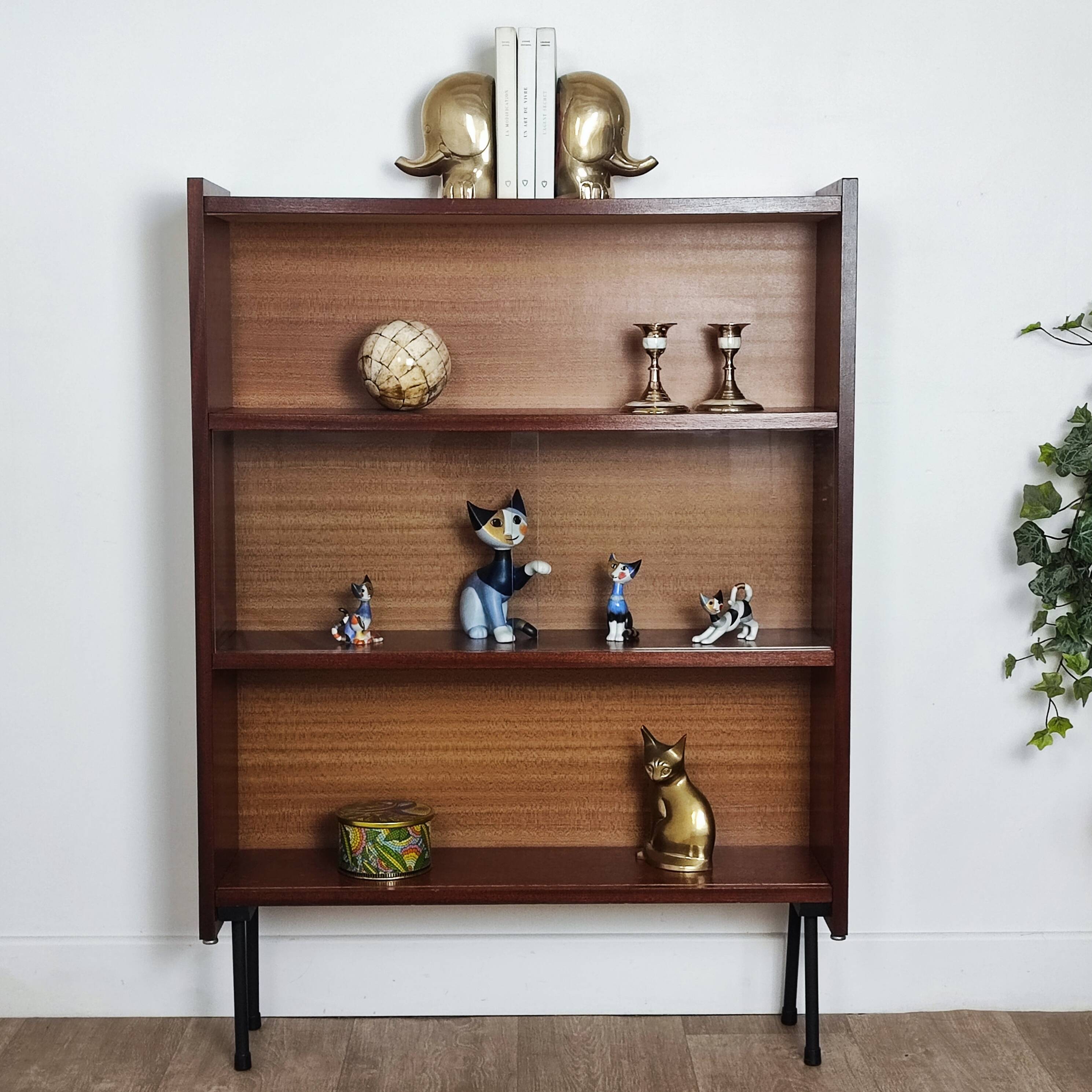 60' display bookcase