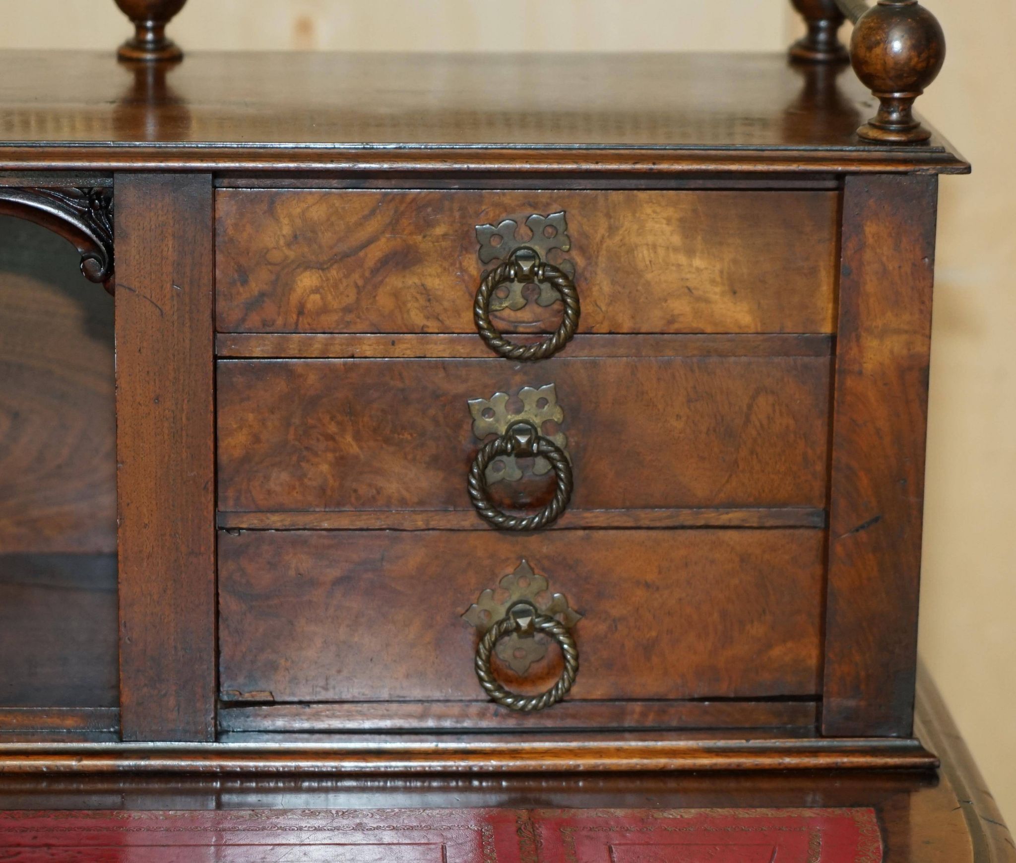 Bureau Demi-Lune en Cuir de Patrick Beakey Dublin circa 1850