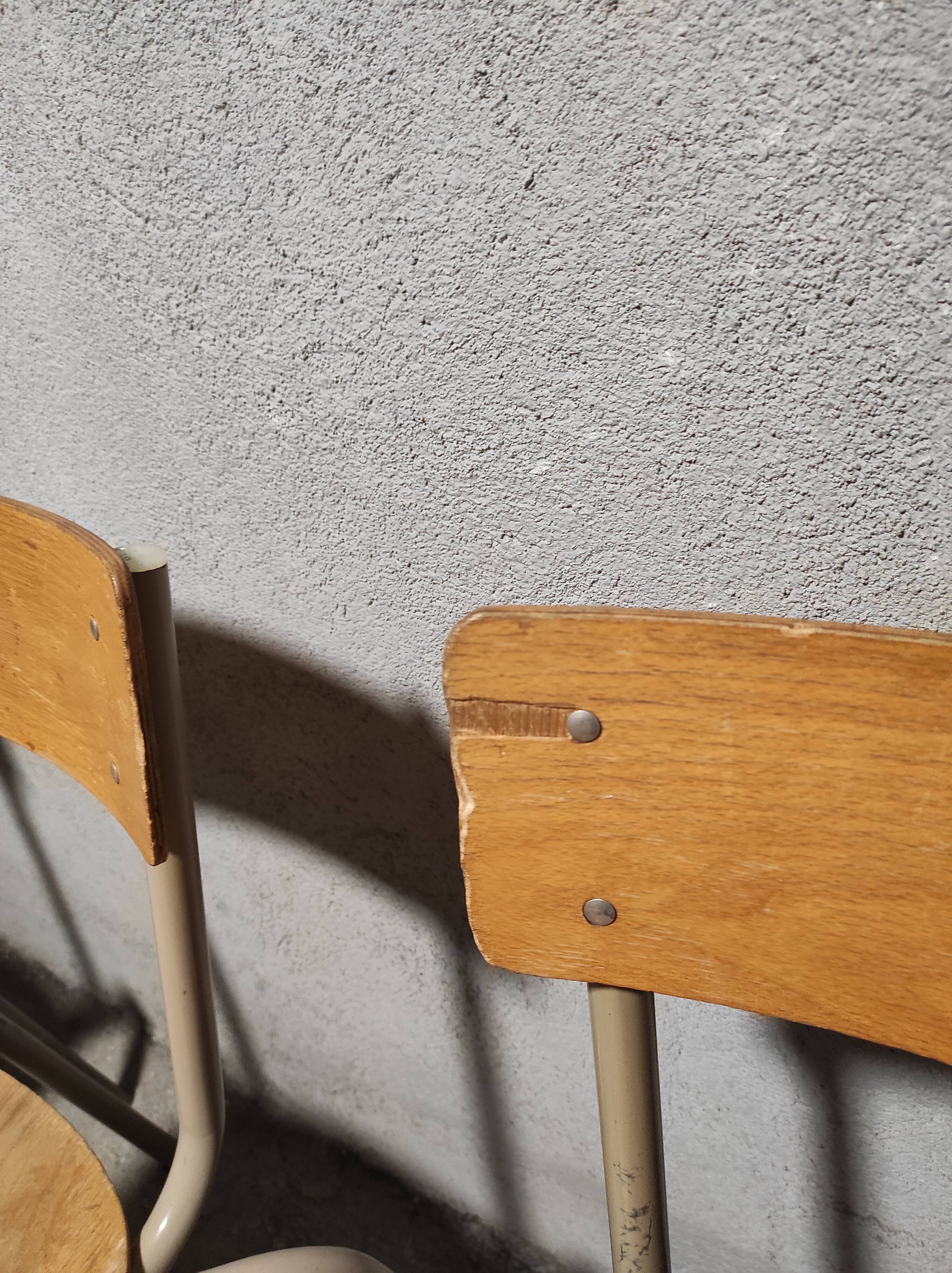 Lot of 6 school chairs