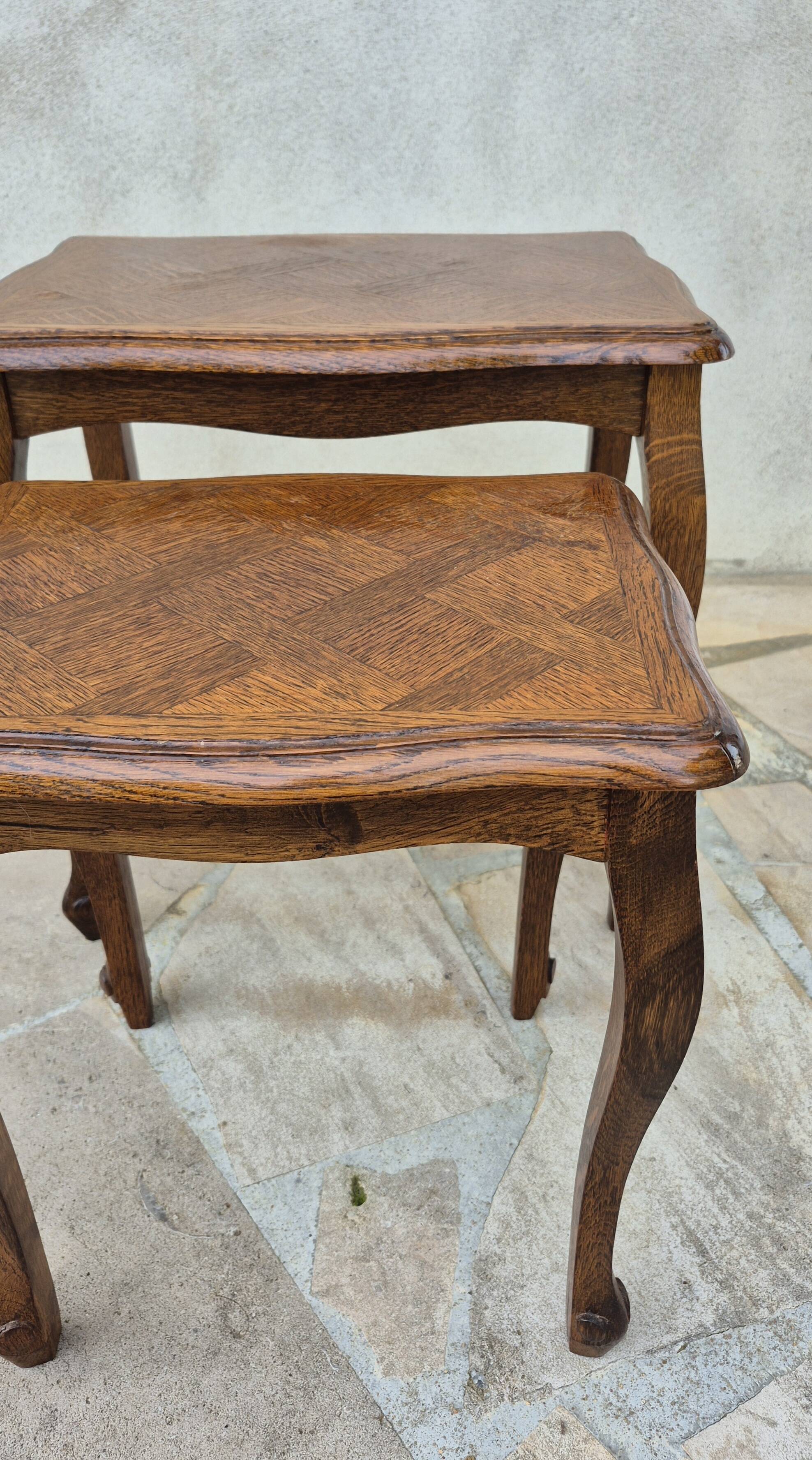 2 nesting tables in solid wood in Louis XV style