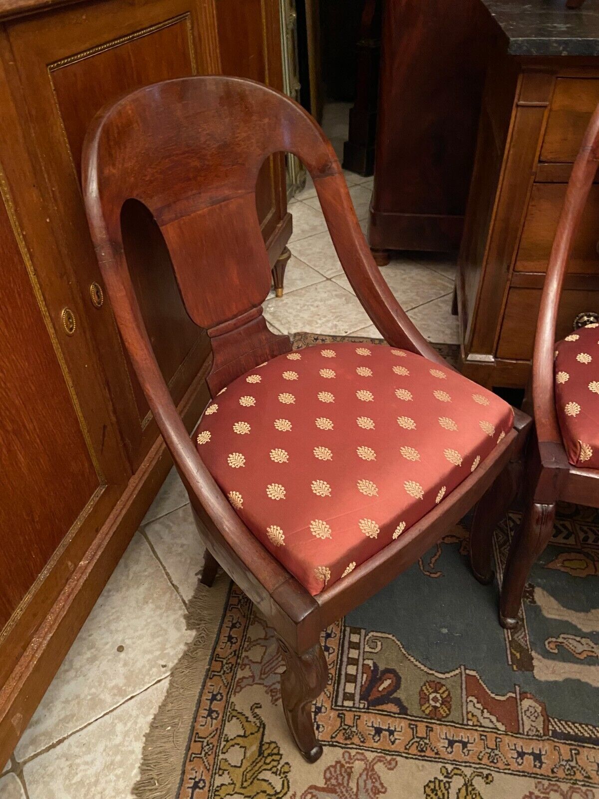 Suite of 6 gondola chairs in solid mahogany period early nineteenth Restoration