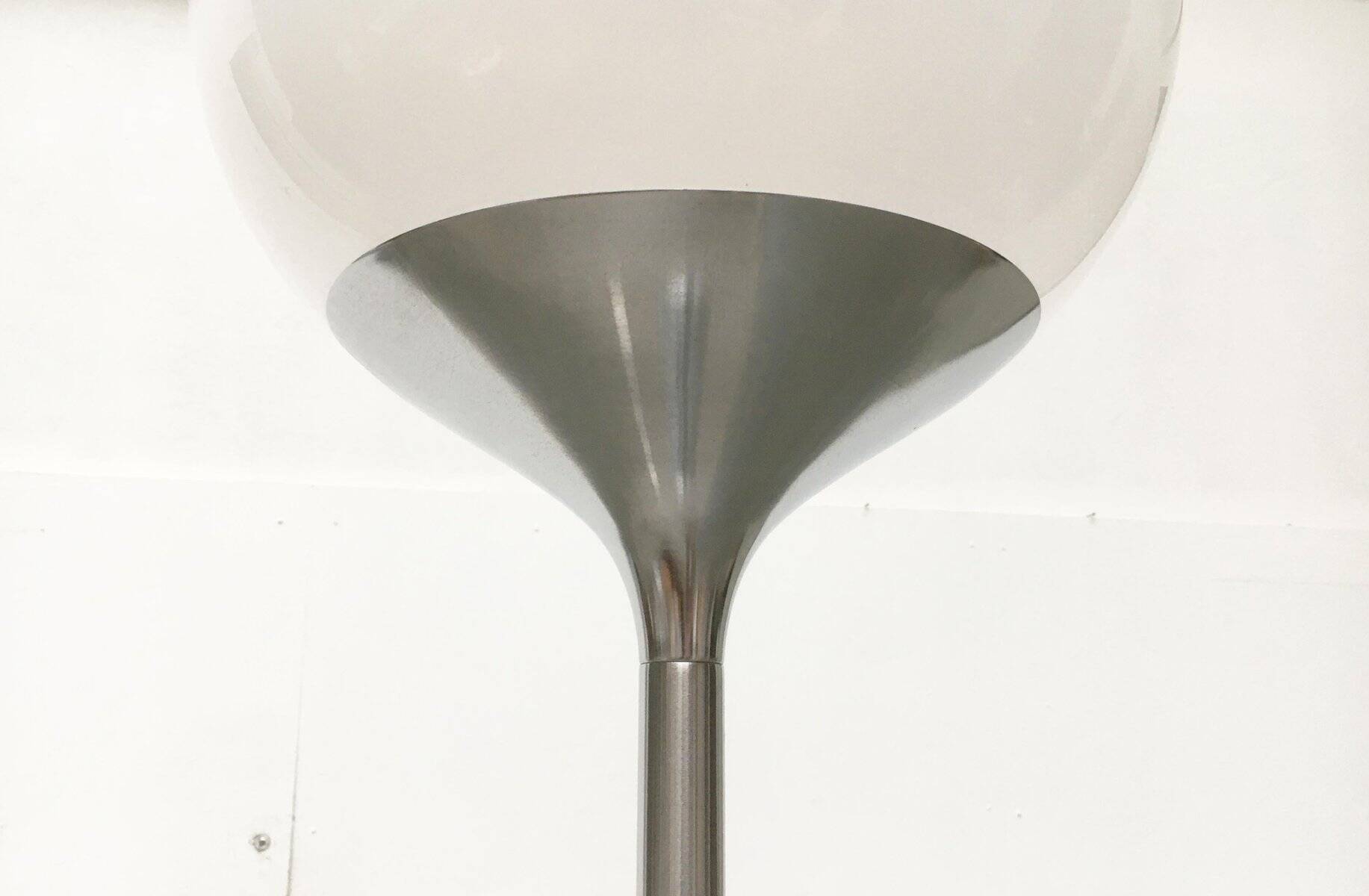 Flash floor lamp from the Italian mid-century space age by Guzzini.