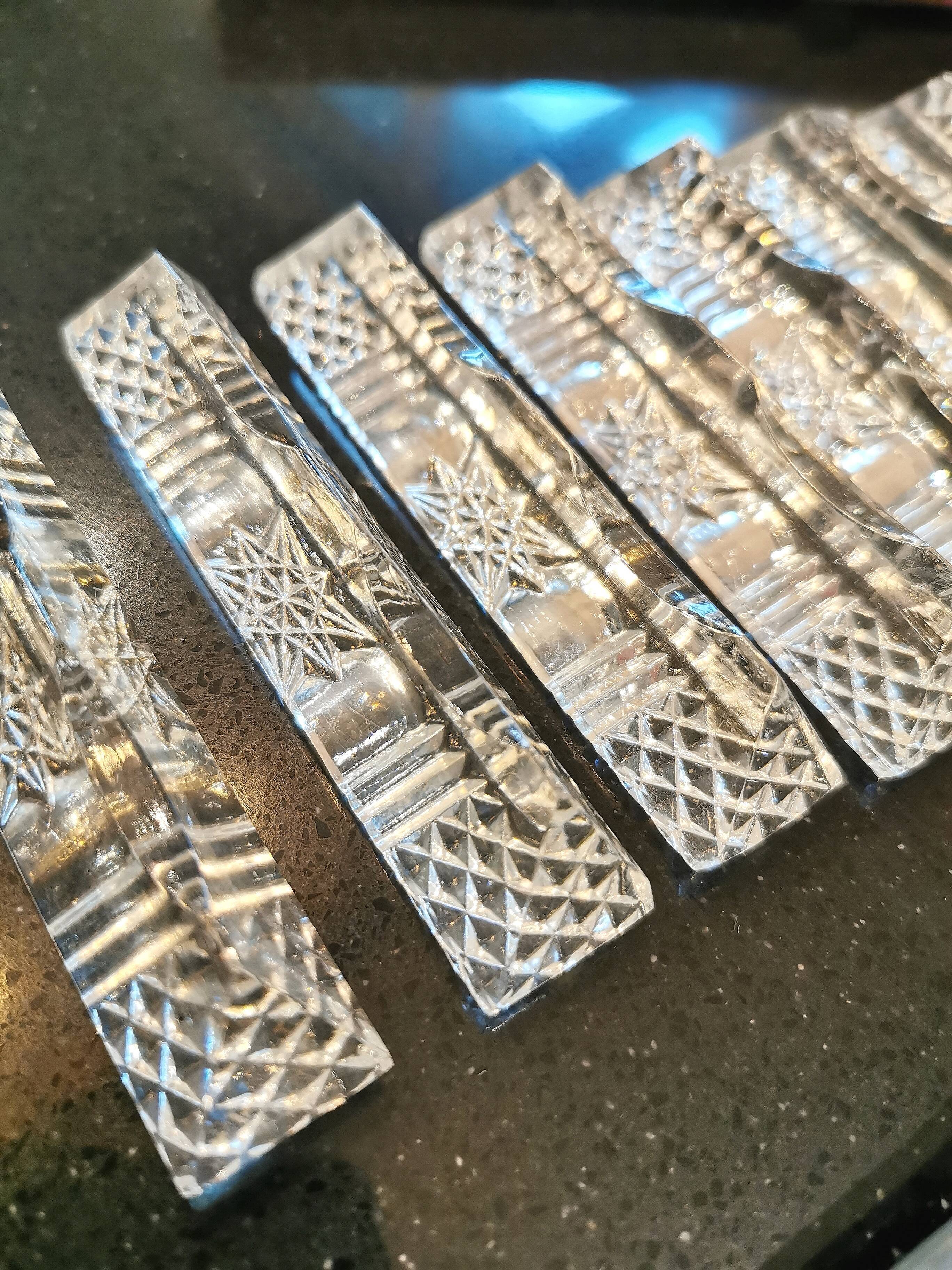 11 glass knife holders