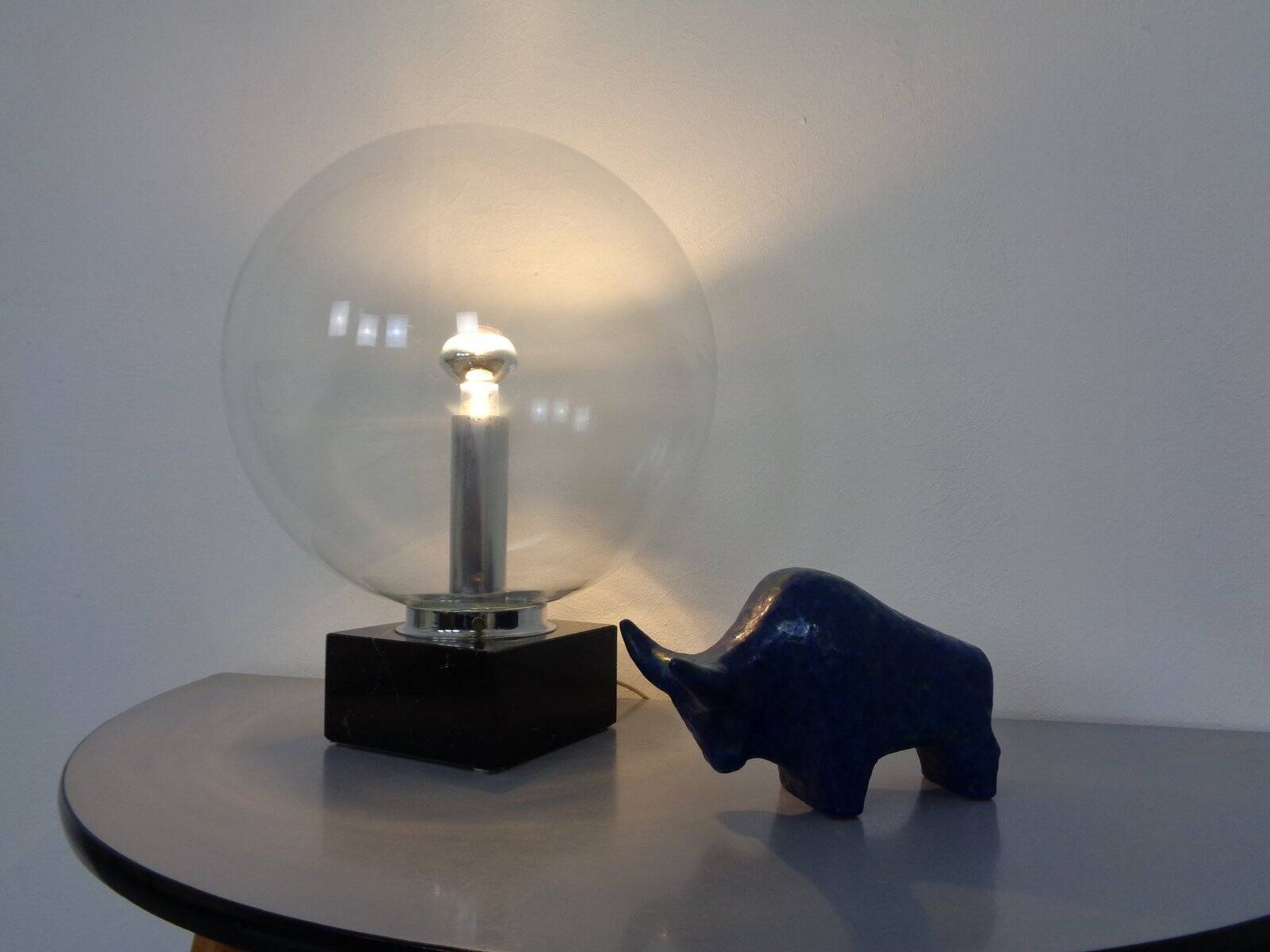 Large glass globe and marble table lamp from Erco, 1960s.