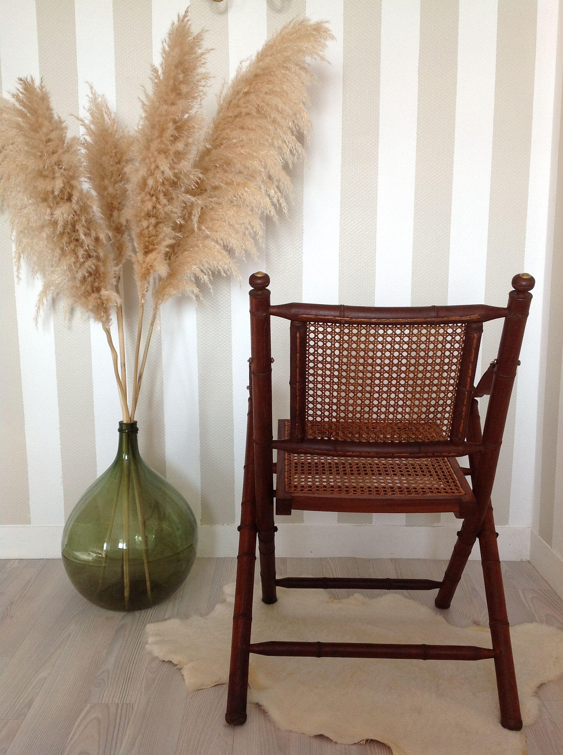 Bamboo folding chair