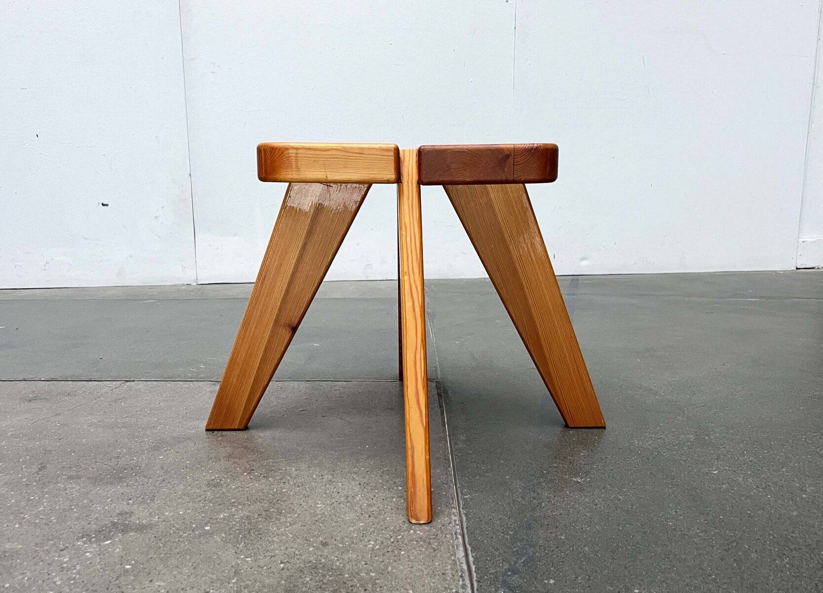 Mid-century modern Apila stool in pine attributed to Rauni Peippo, Finland, 1960s.
