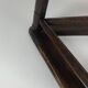 Tabouret tripode en bois ancien pour couteliers, bijoutiers et ouvriers
