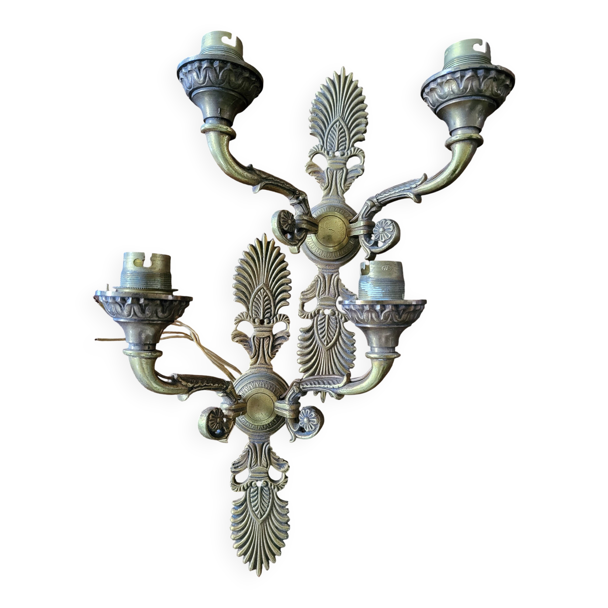 Paire d'appliques en bronze ciselé décor de palmettes