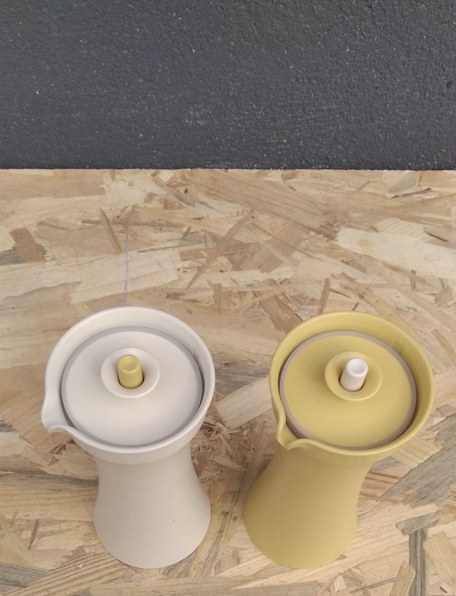 Tupperware oil/vinegar maker