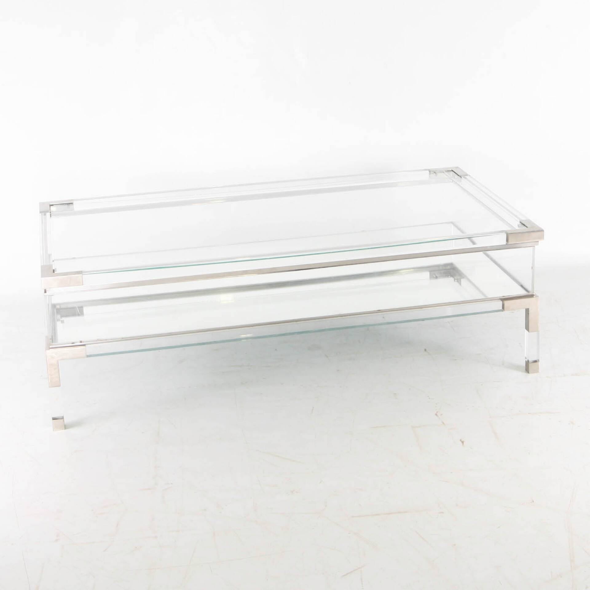 Sliding coffee table