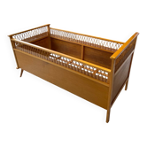 Rattan bed