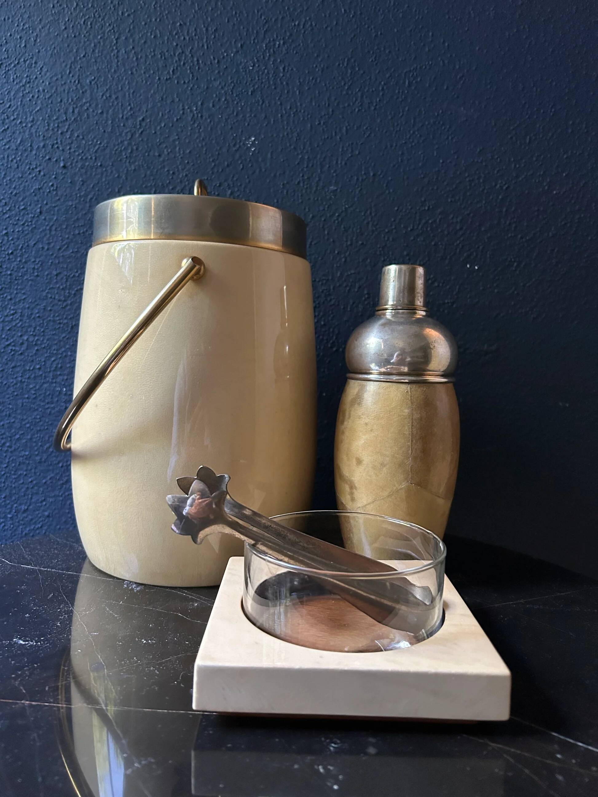 Ensemble de bar Aldo Tura 3 pièces avec seau à glace, shaker, pince à sucre et bol de service, Italie, années 1970
