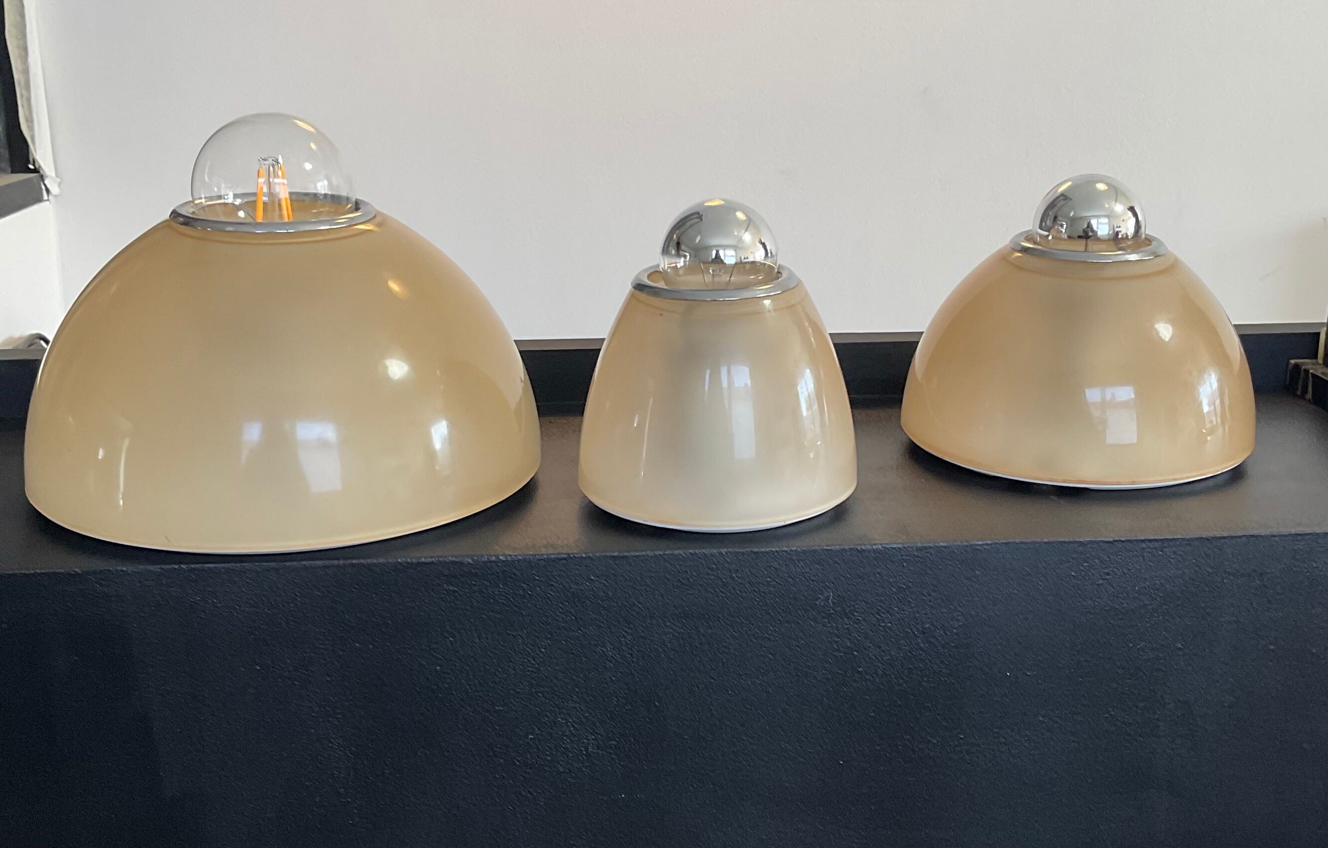 Trio de lampes Artemide Kalias et Tilos par Ernesto Gismondi