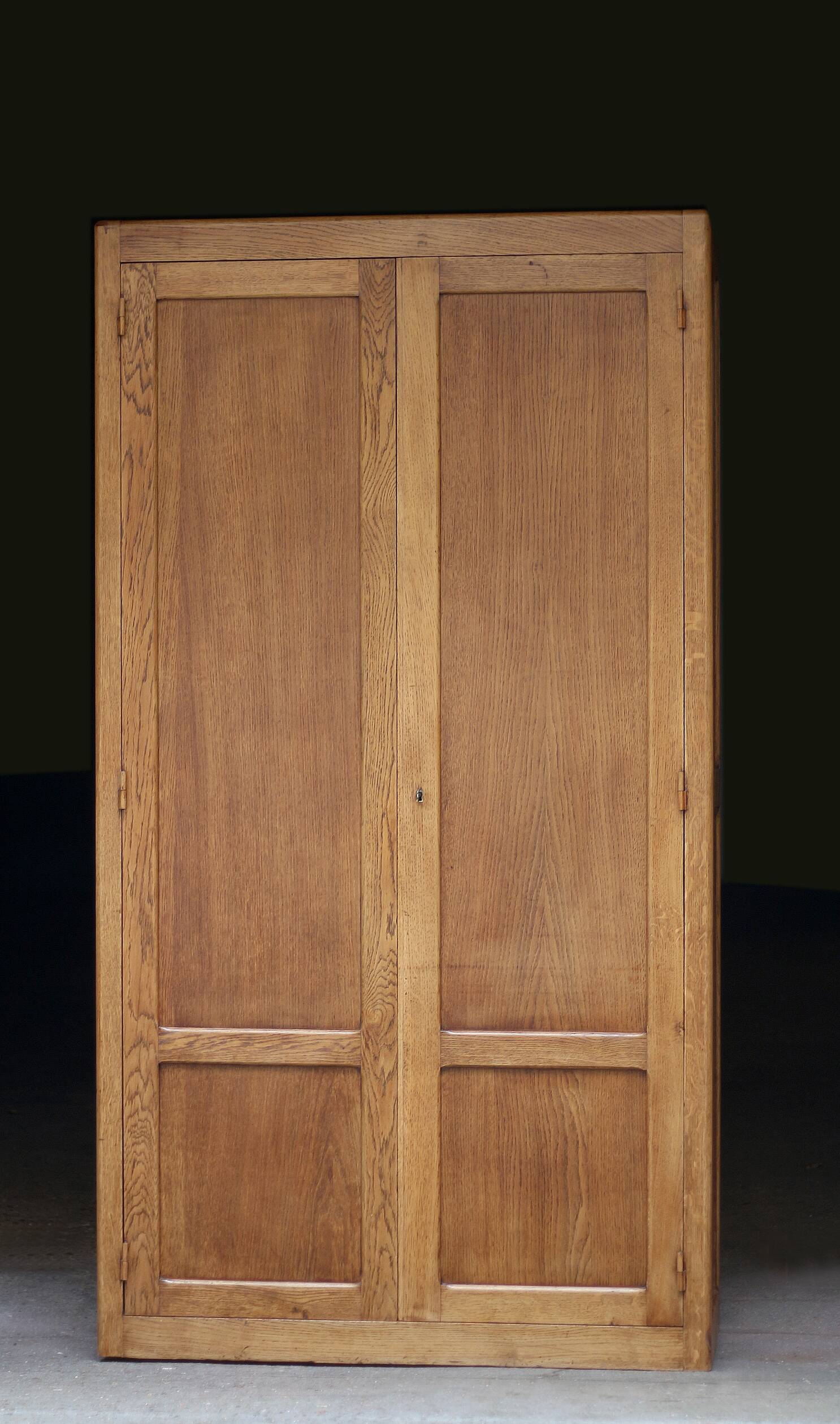 Armoire parisienne d'administration