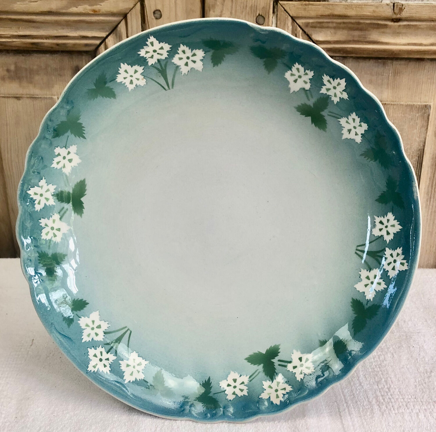 Sarreguemines earthenware fruit bowl and compote bowl, 19th century