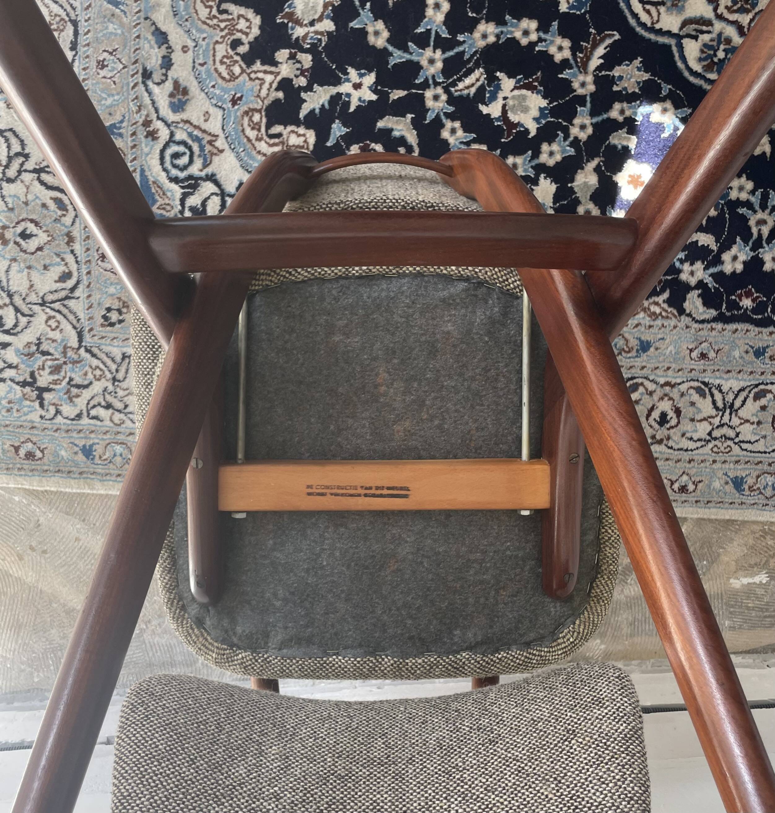 2 chaises ciseaux par Louis van Teeffelen pour Wébé