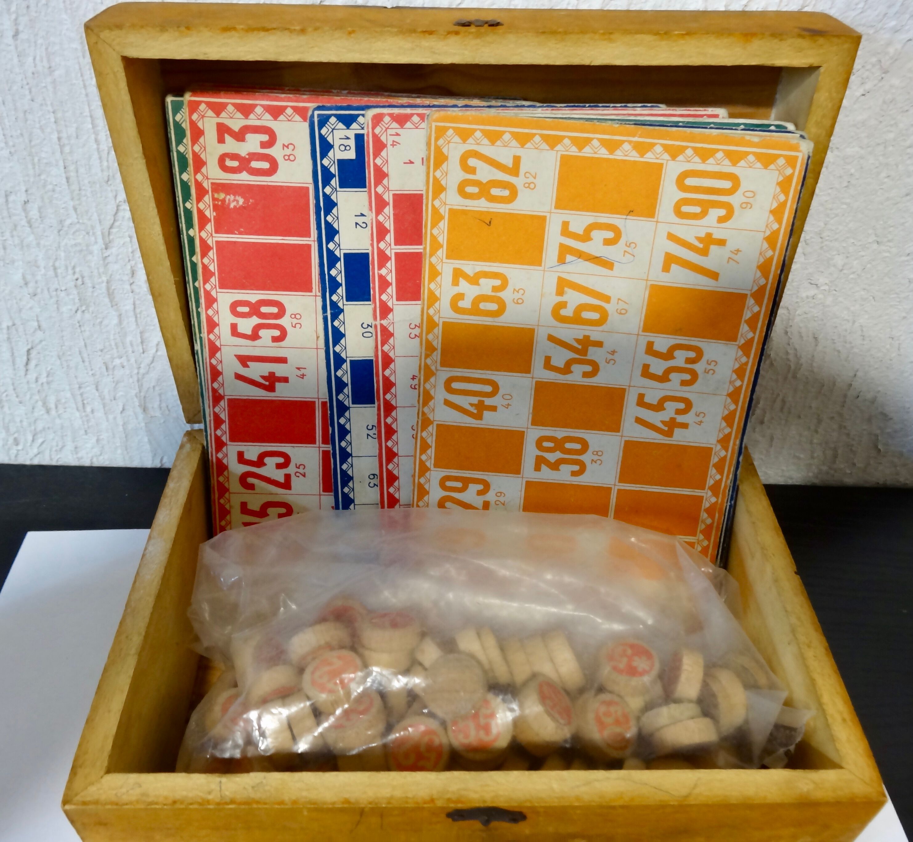 Old wooden décor clowns Lotto game