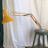 Articulated lamp on pedestal