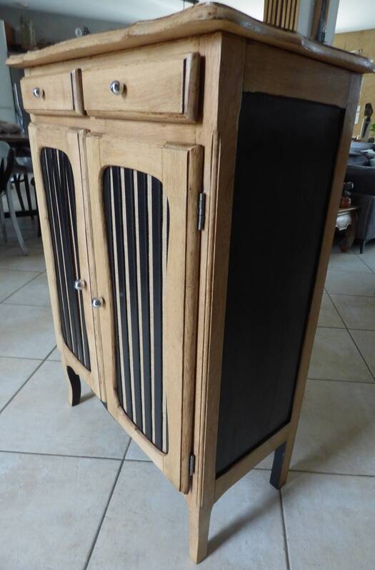 Small Louis XV style support buffet with 2 doors and 2 drawers.