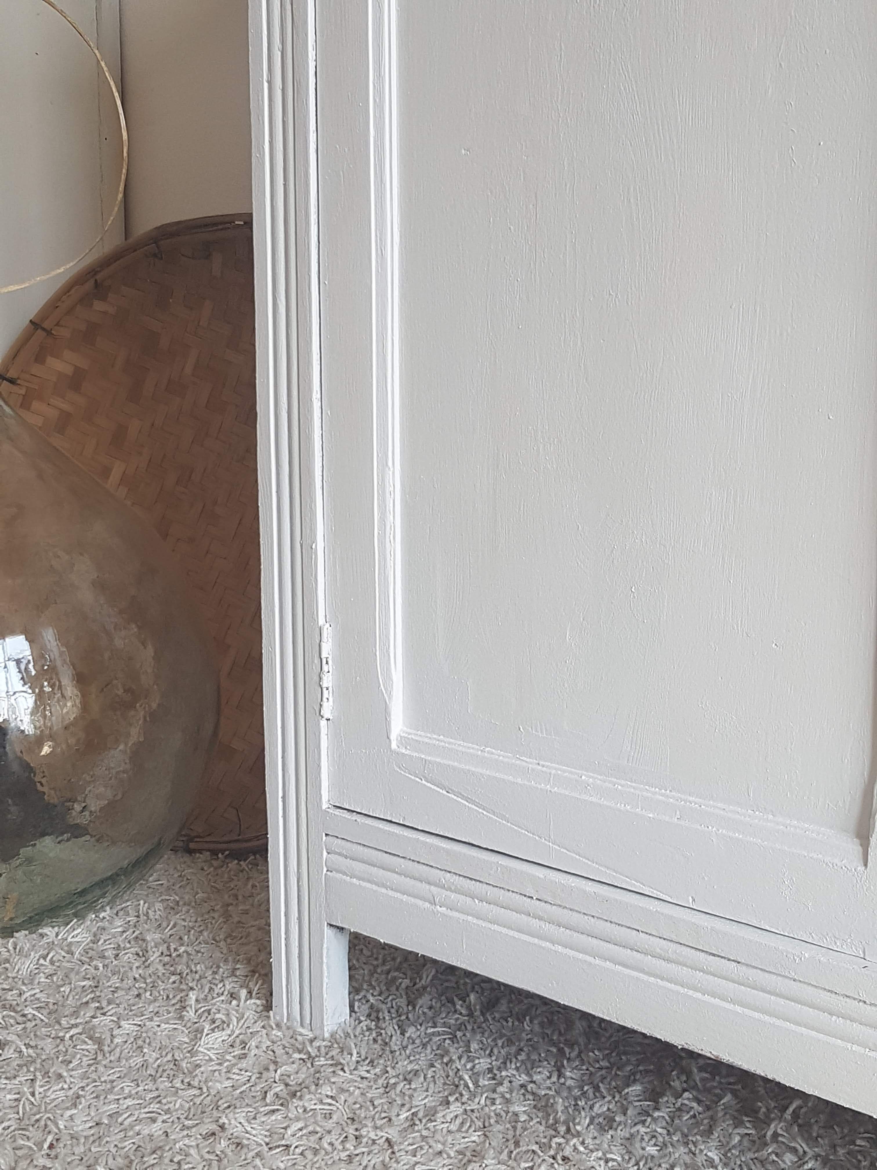 Old white Parisian buffet