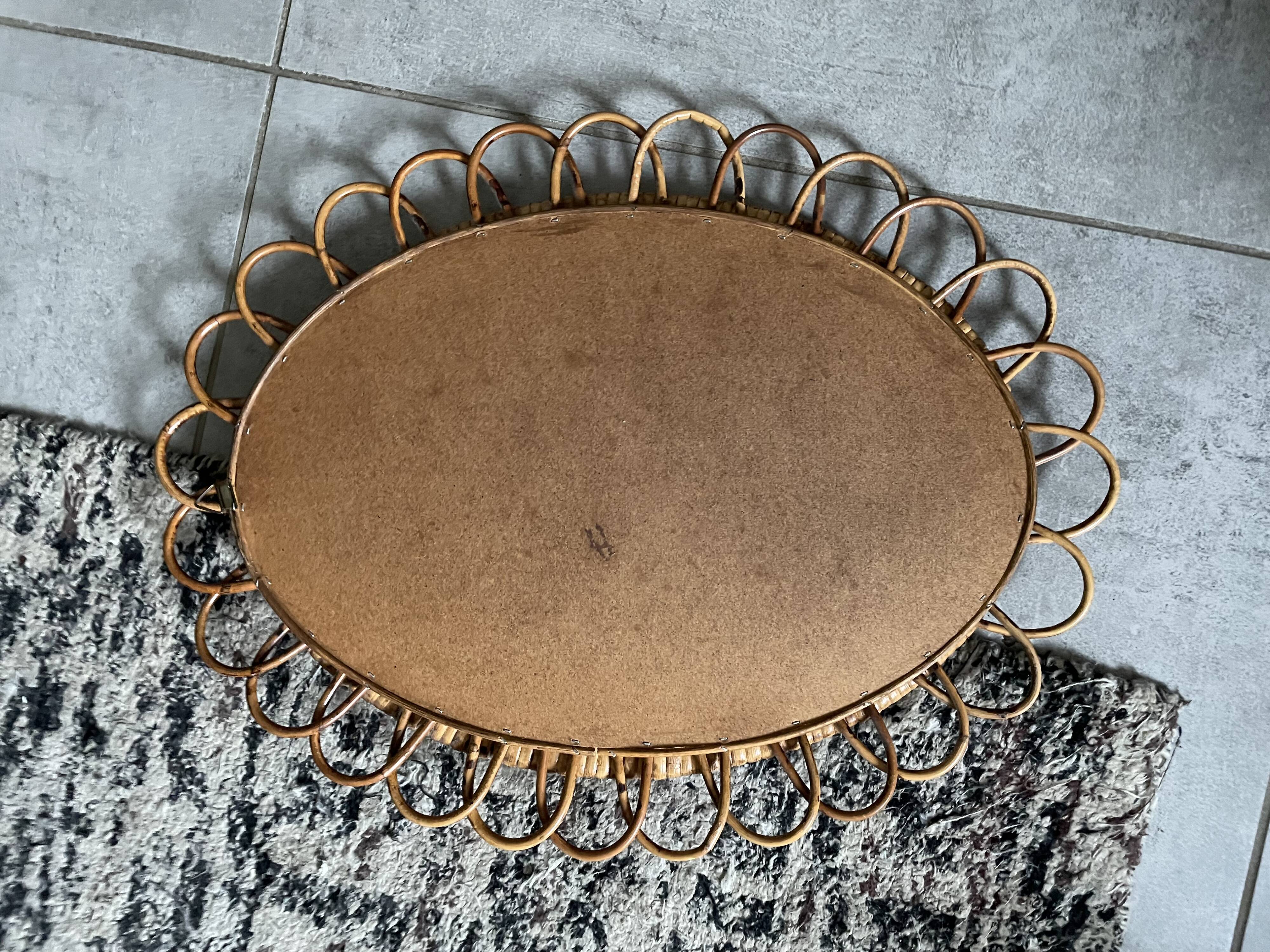 Rattan mirror flower shape
