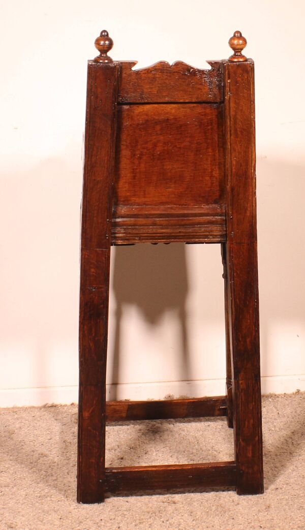 Chaise d'Enfant Haute époque En Chêne Du 17 ° Siècle