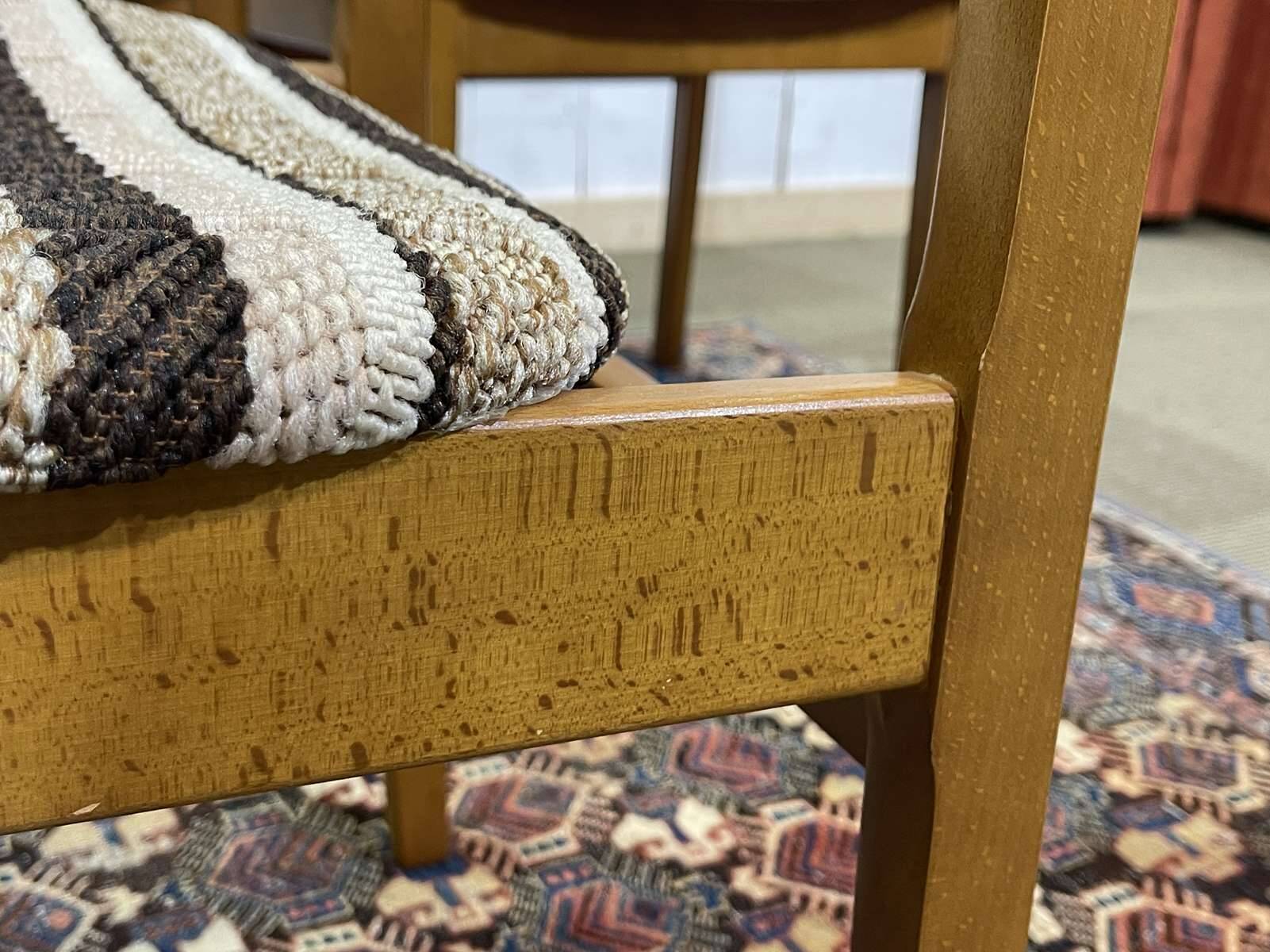 Set of 4 English chairs from the 70s in blond oak.