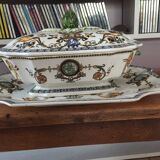 Soup set and its tray in polychrome earthenware of Gien decorated by hand